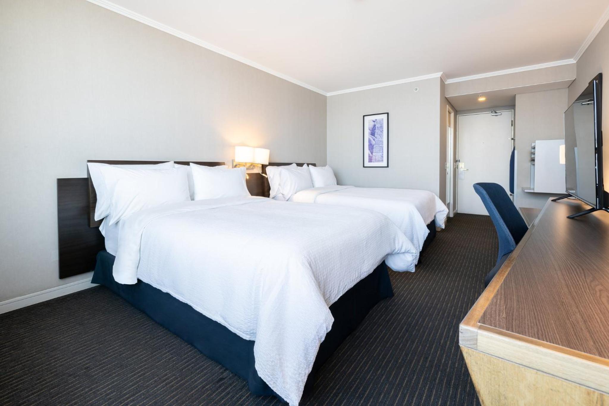 Standard Room with Two Queen Beds photo 1