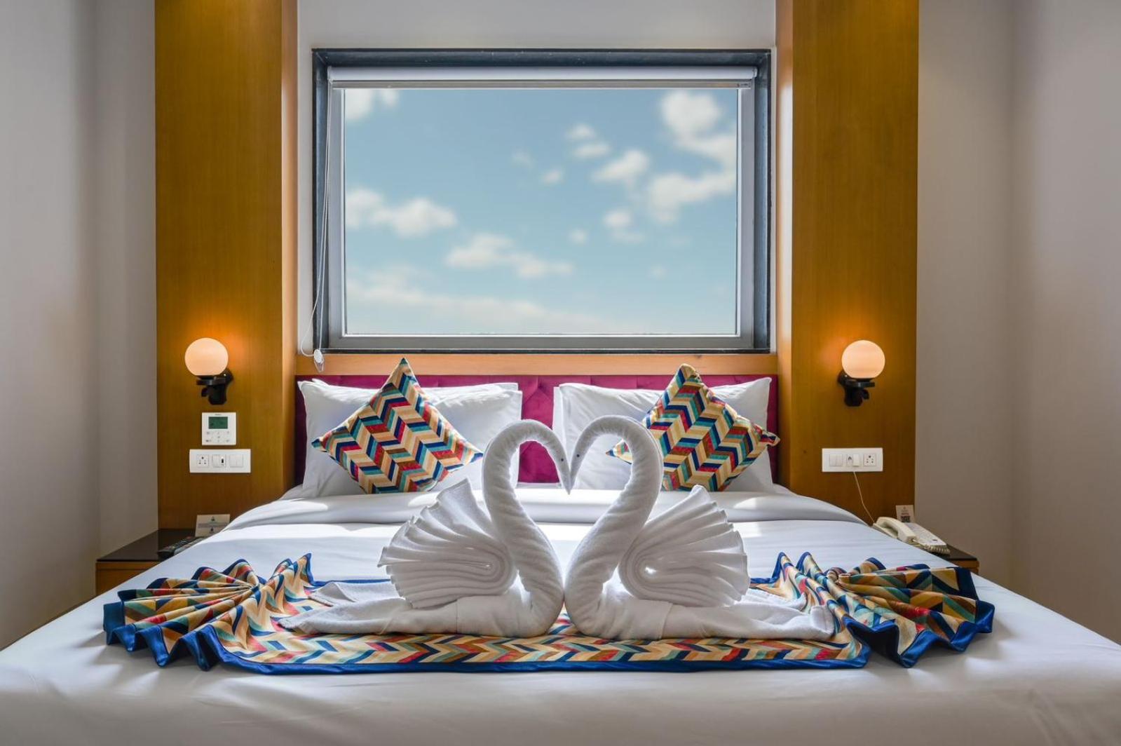 Deluxe Rooms - Photo 3