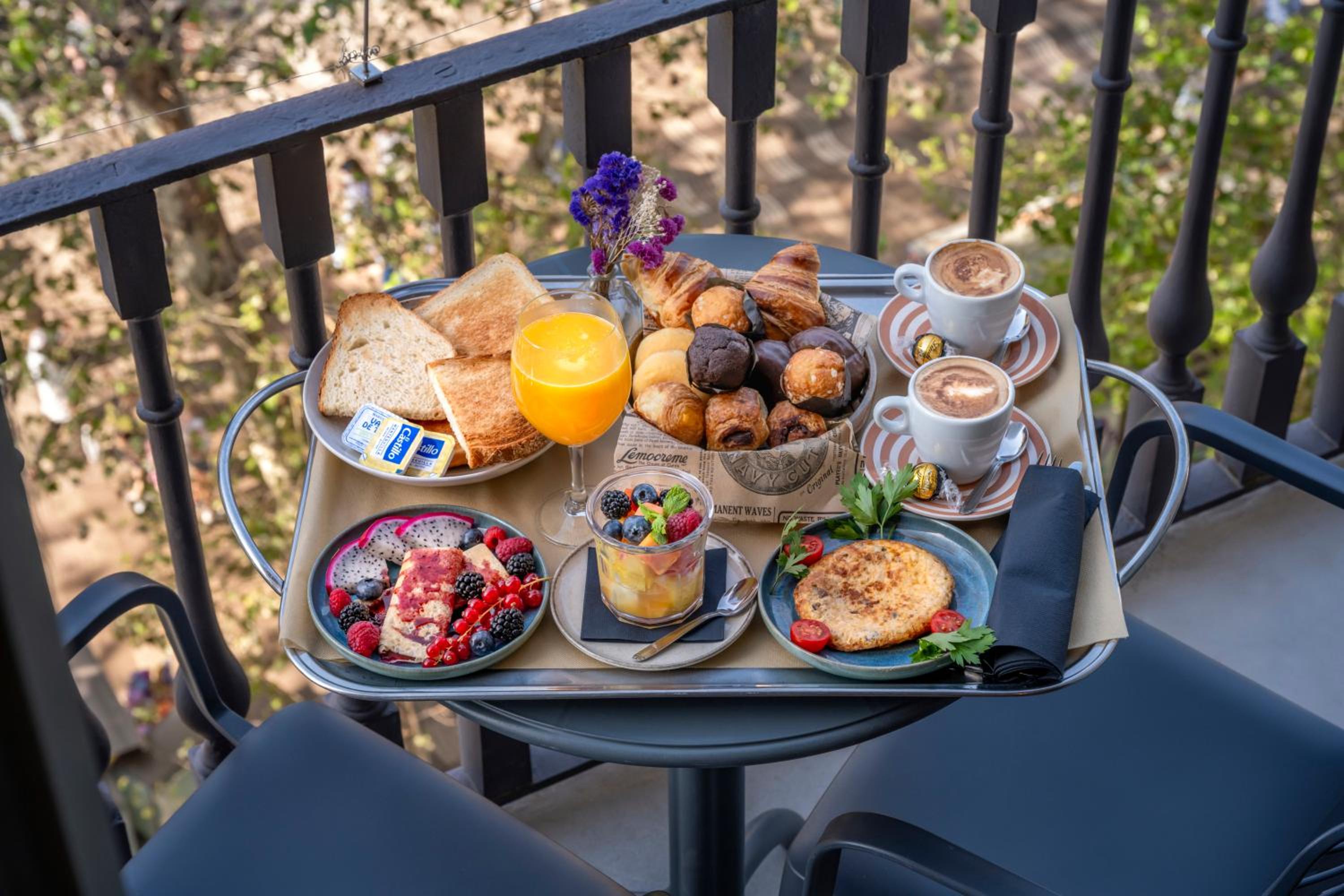 Deluxe Double or Twin Room with Balcony Rambla view photo 3