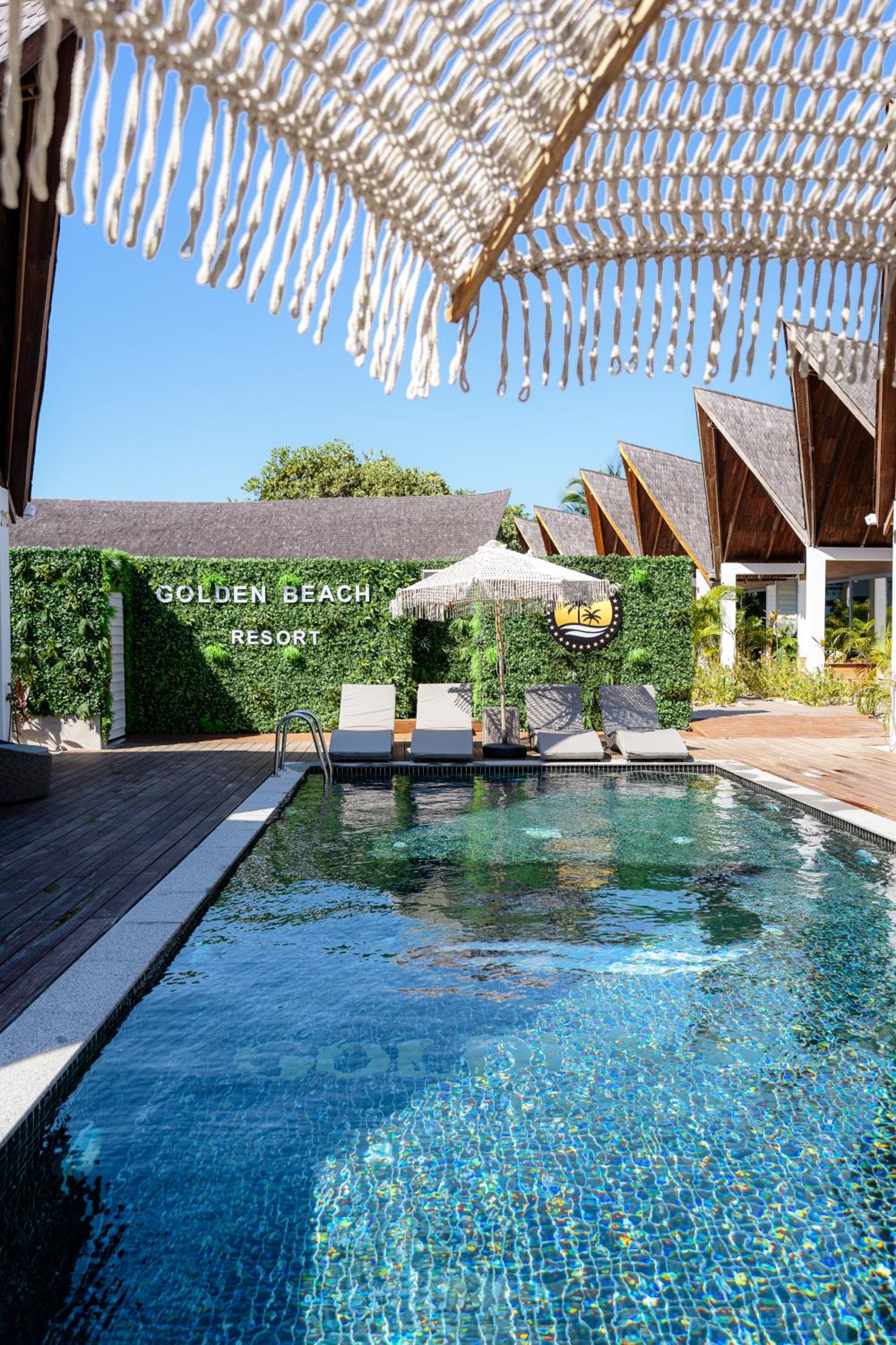 King Room with Pool View - Photo 5