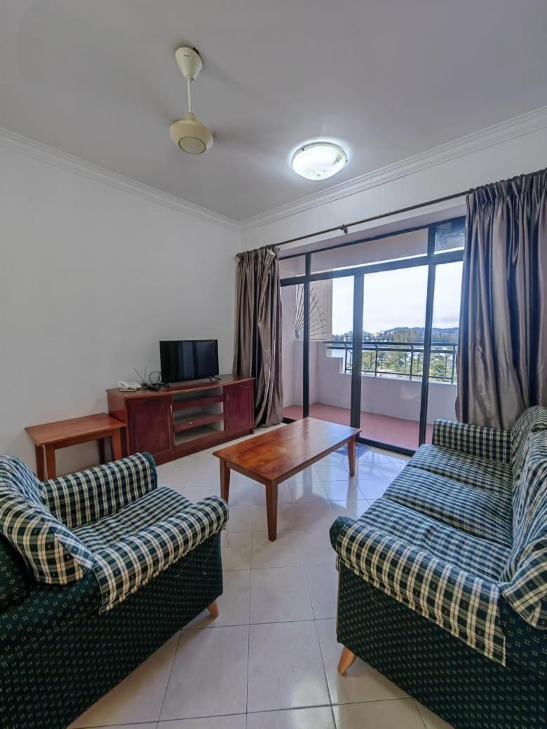 One-Bedroom Apartment - Photo 2