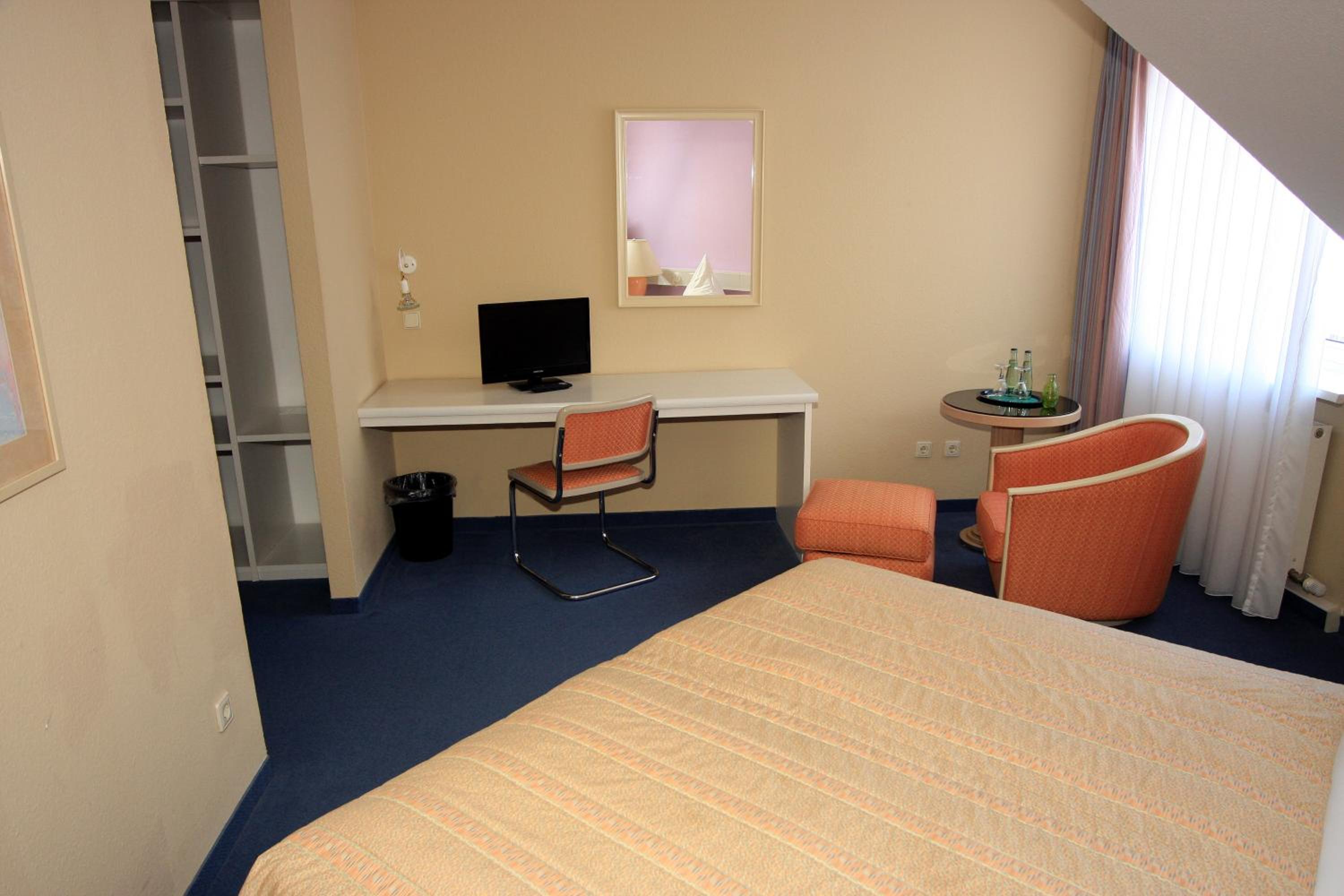 Double Room - Photo 5