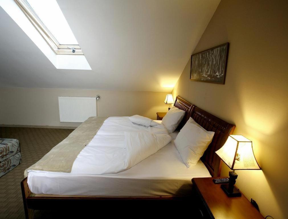 Standard Queen Room photo 2
