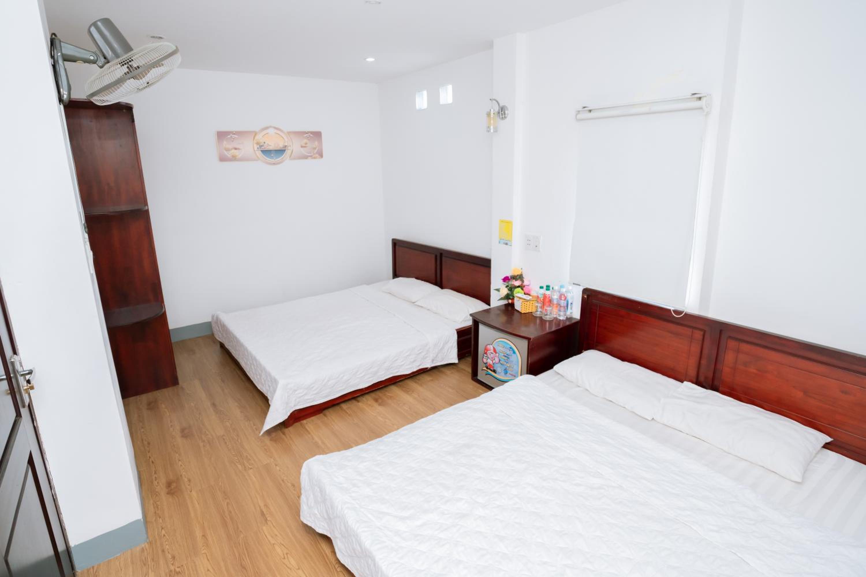 Standard Twin Room - Photo 5