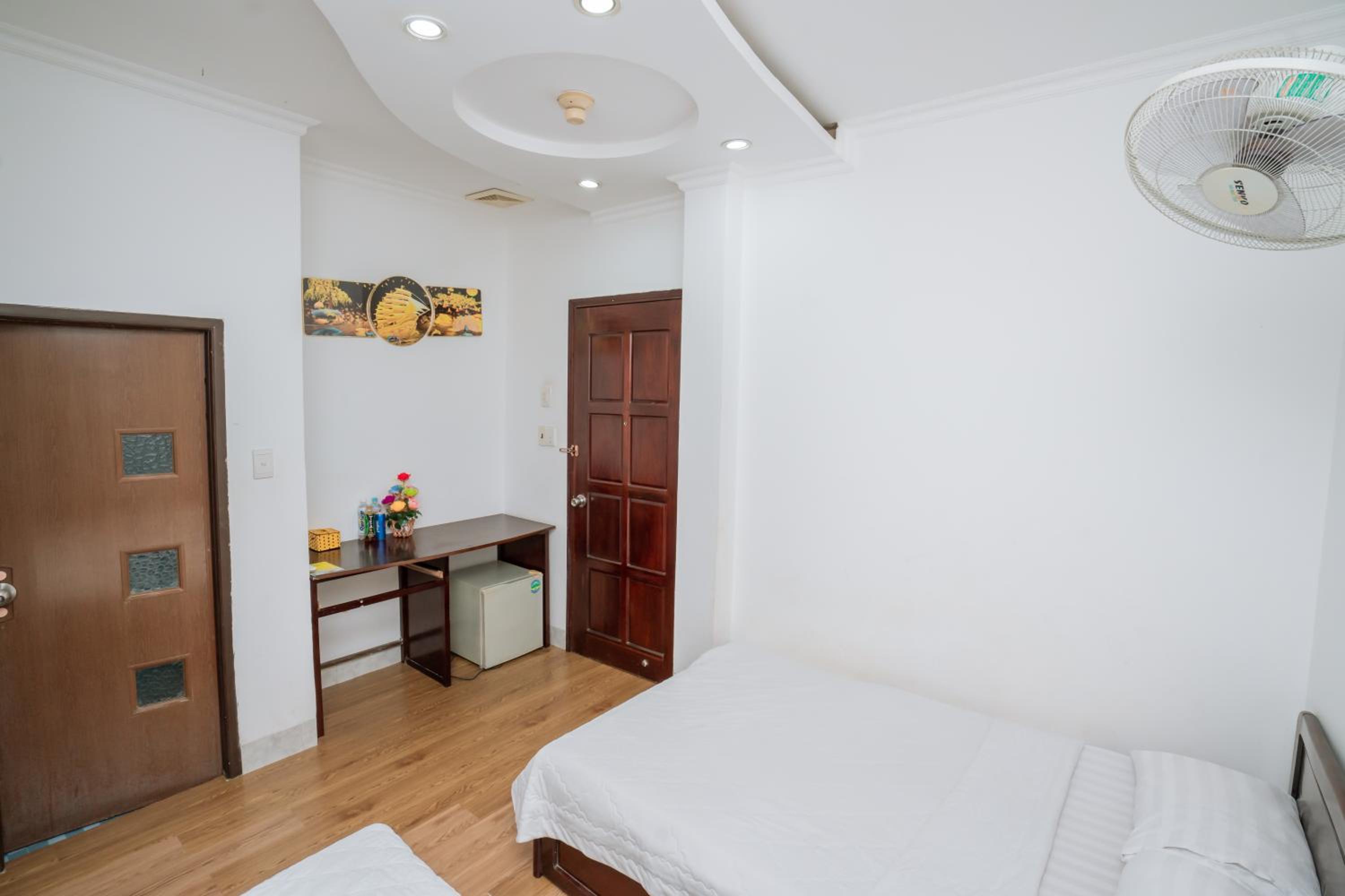 Standard Twin Room - Photo 3