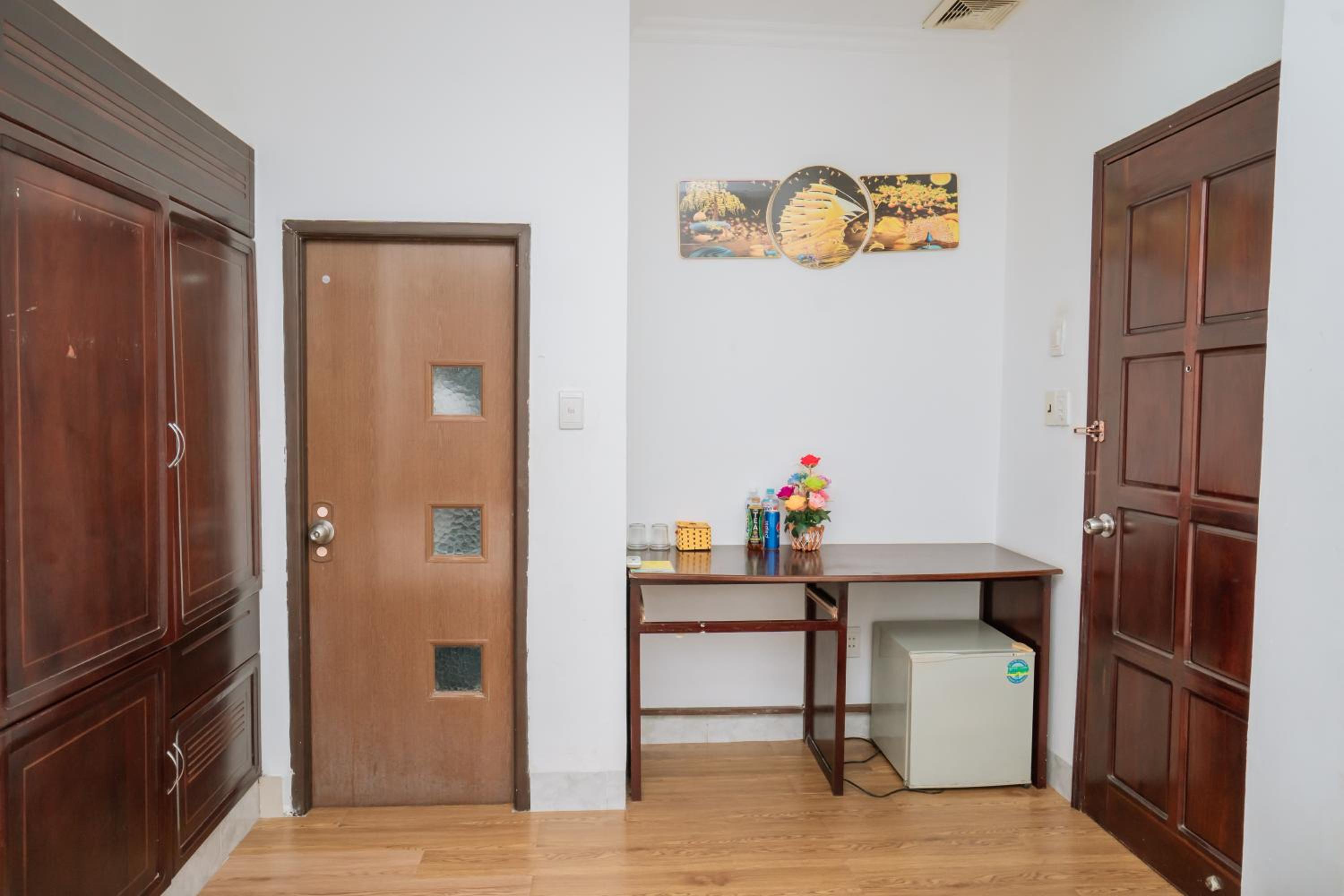 Standard Twin Room - Photo 4