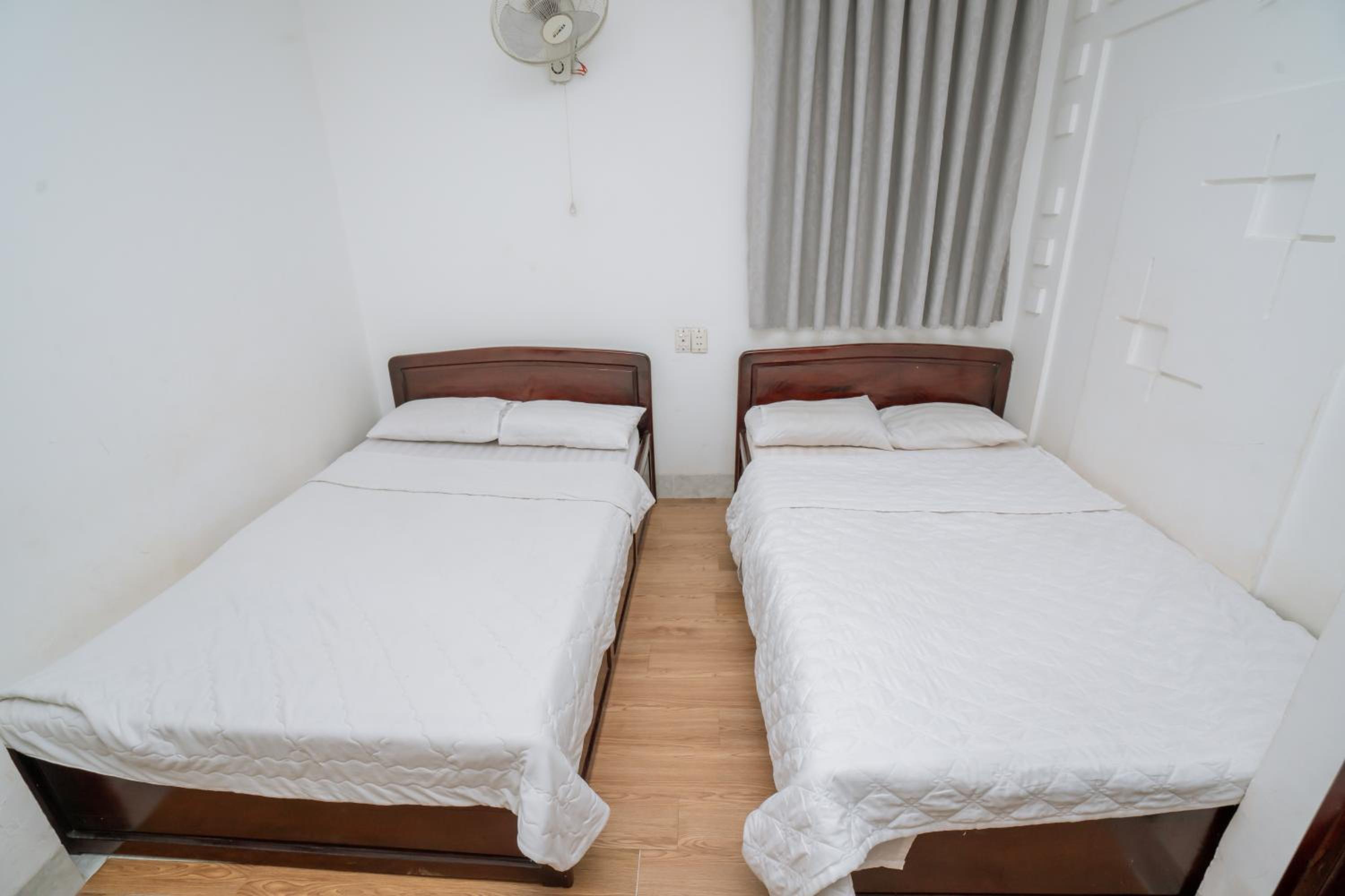 Standard Twin Room - Photo 7