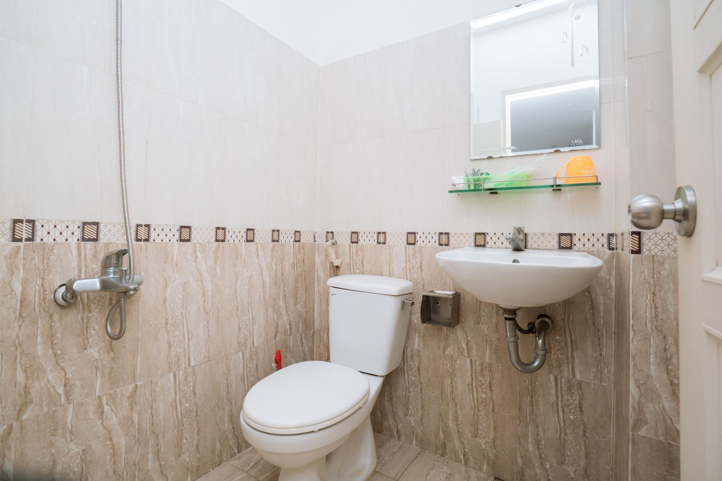 Standard Twin Room - Photo 6