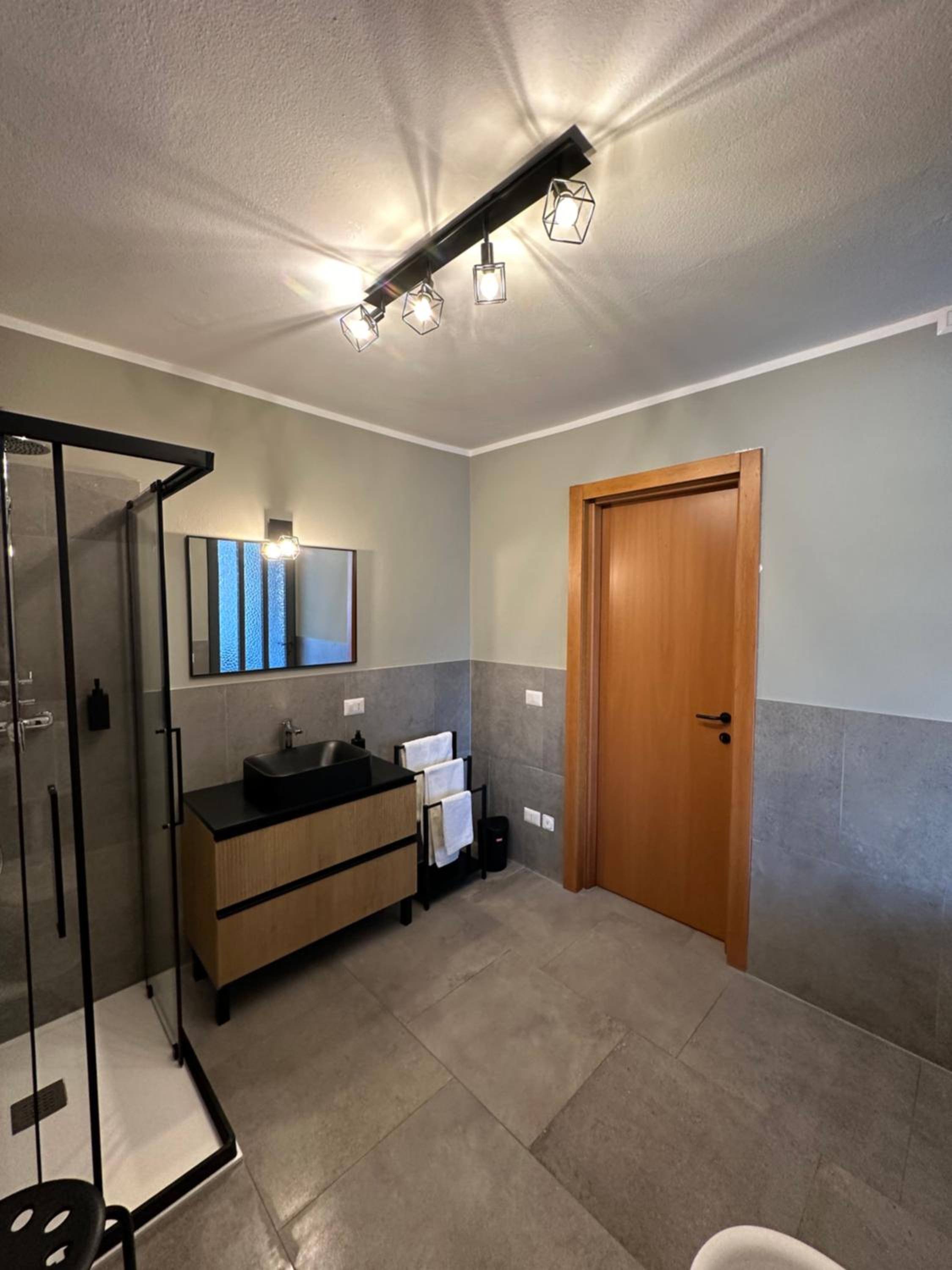 Double or Twin Room with Private Bathroom - Photo 3