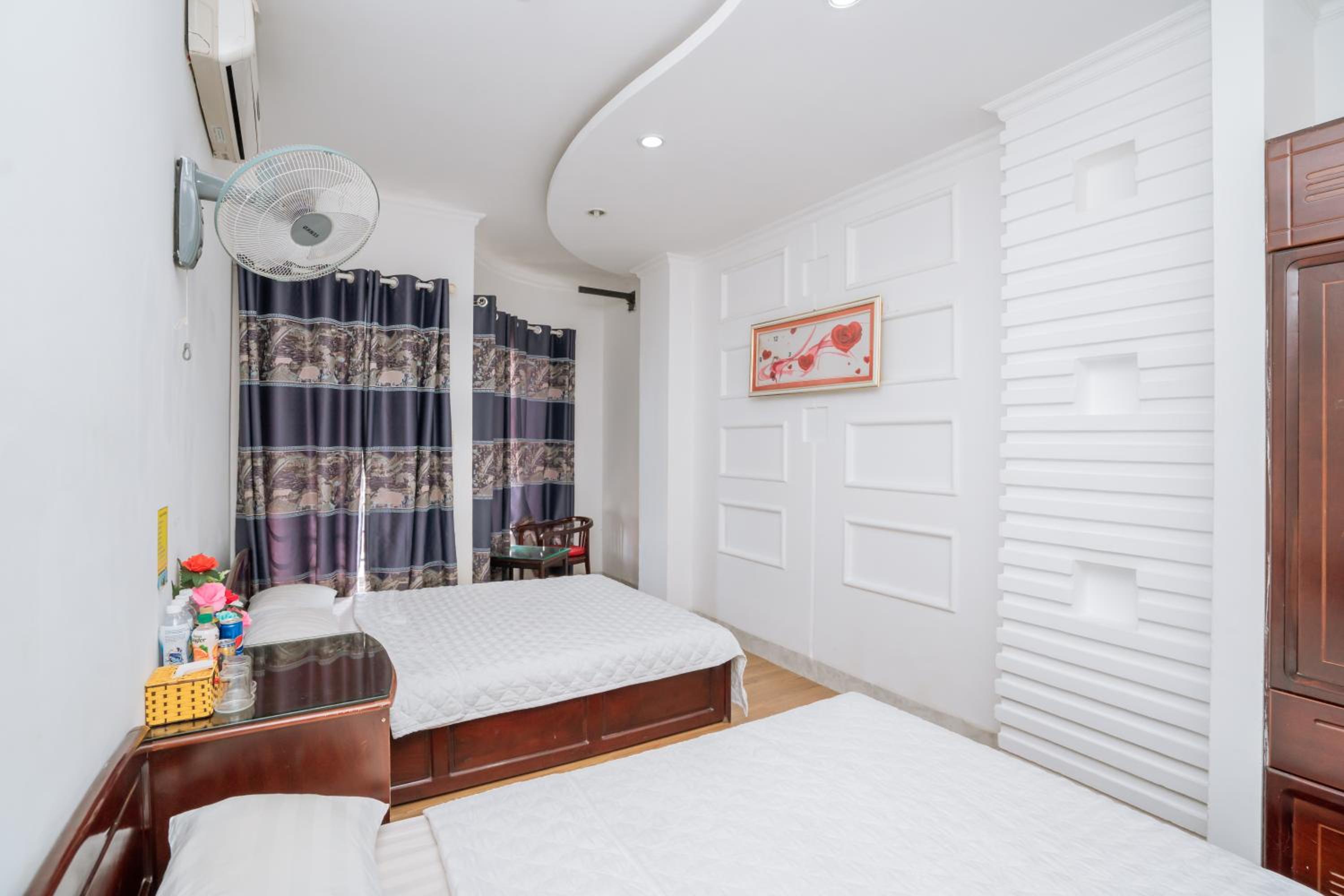 Standard Family Room - Photo 6