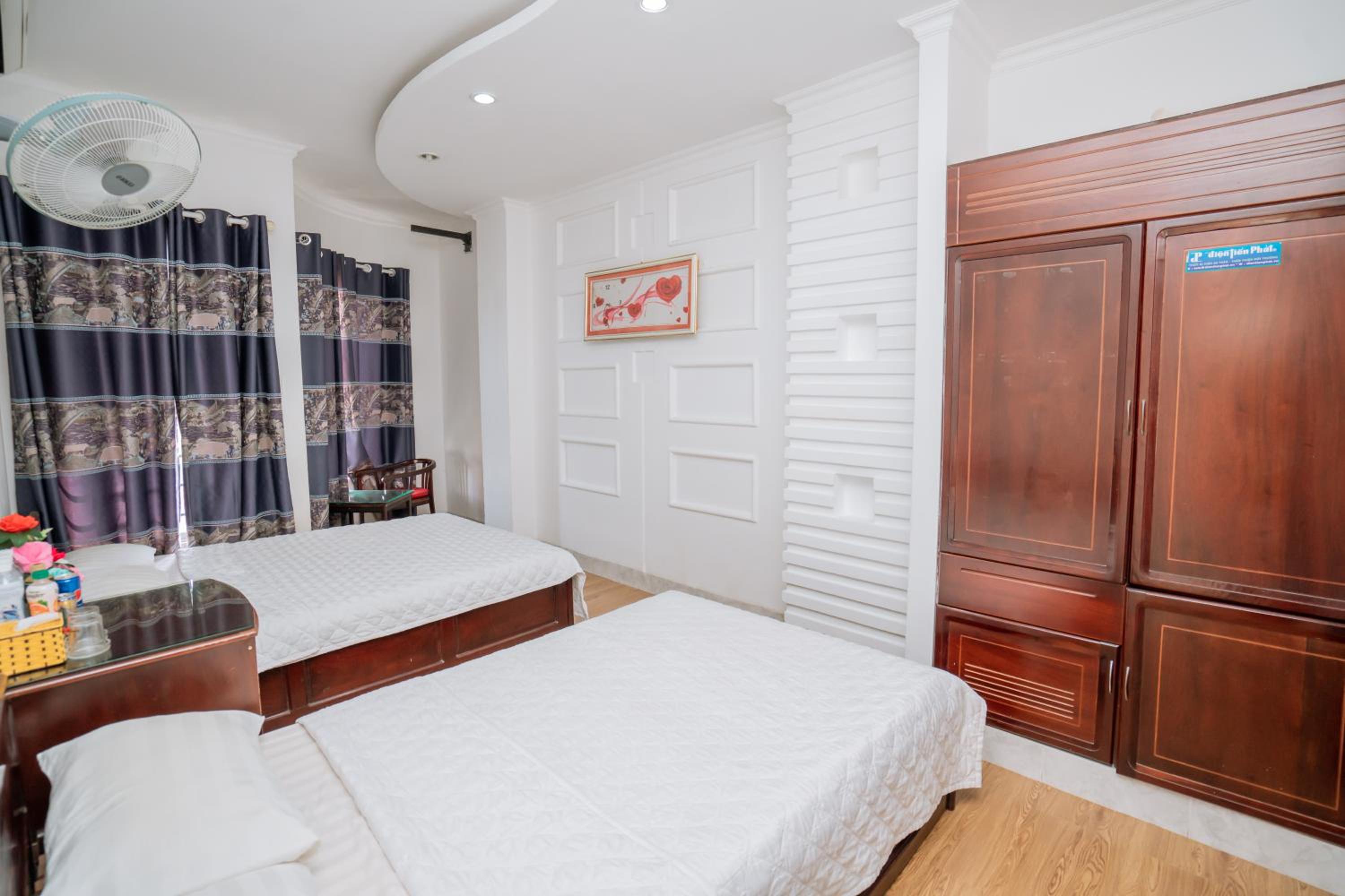 Standard Family Room - Photo 13