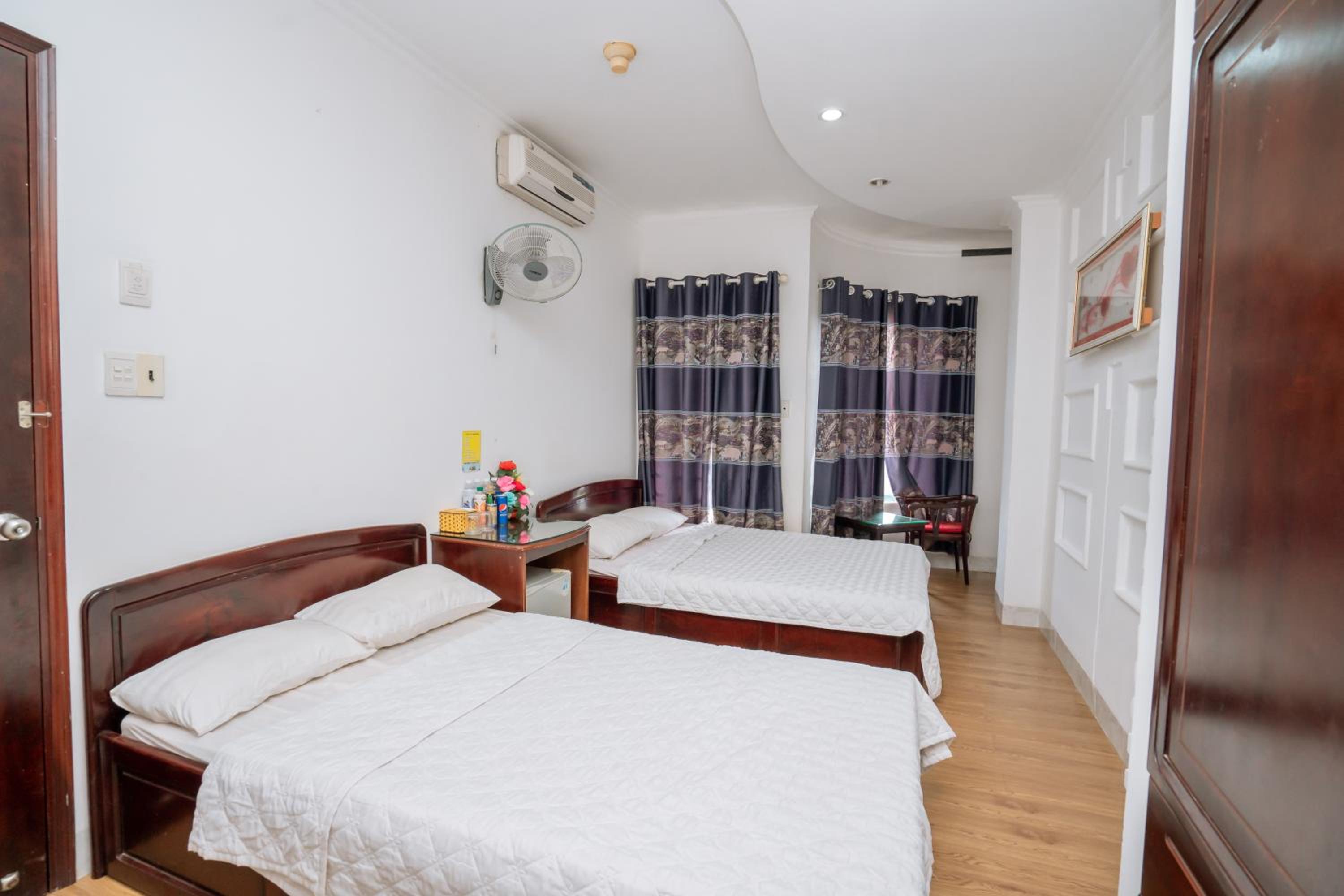 Standard Family Room - Photo 15
