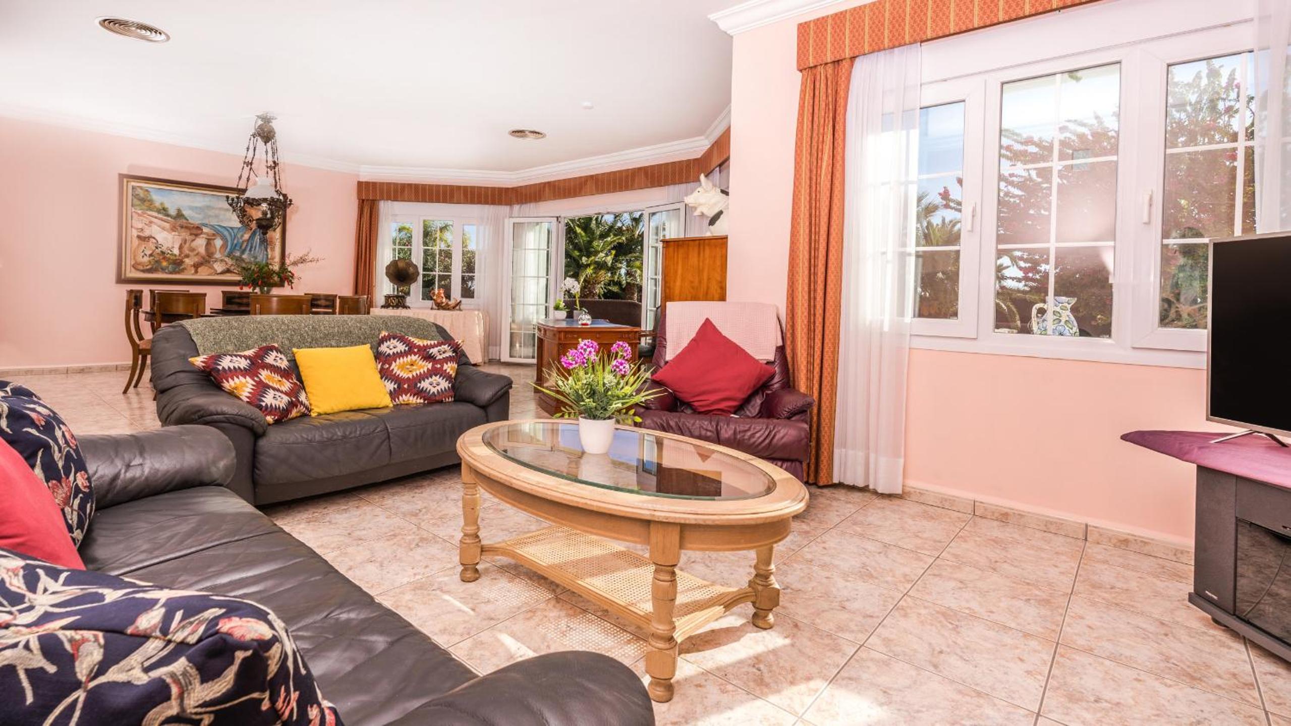 Villa de Tres Habitaciones