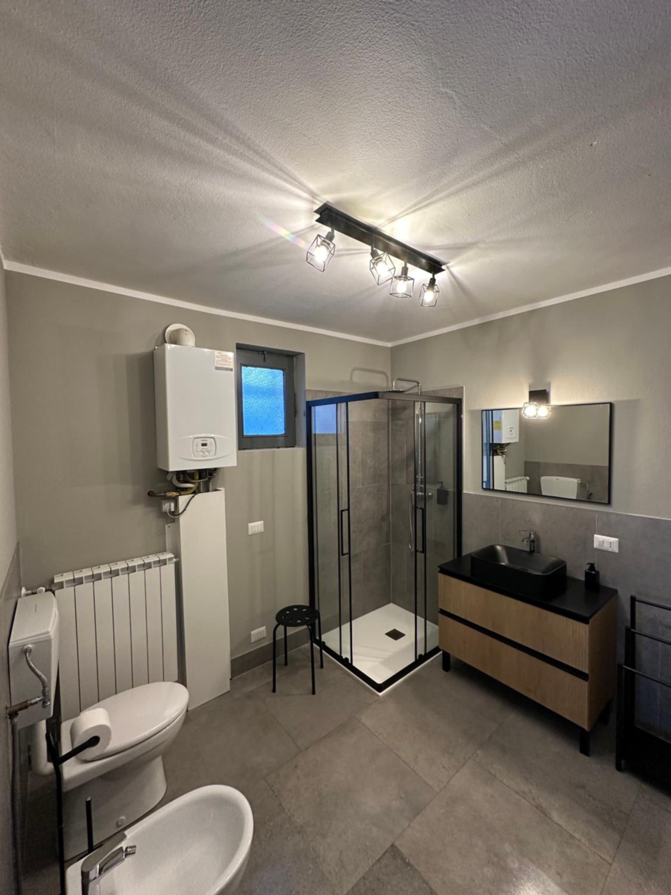 Double or Twin Room with Private Bathroom - Photo 2
