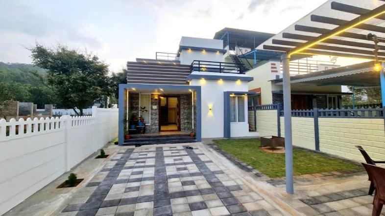 Three-Bedroom Villa photo 2
