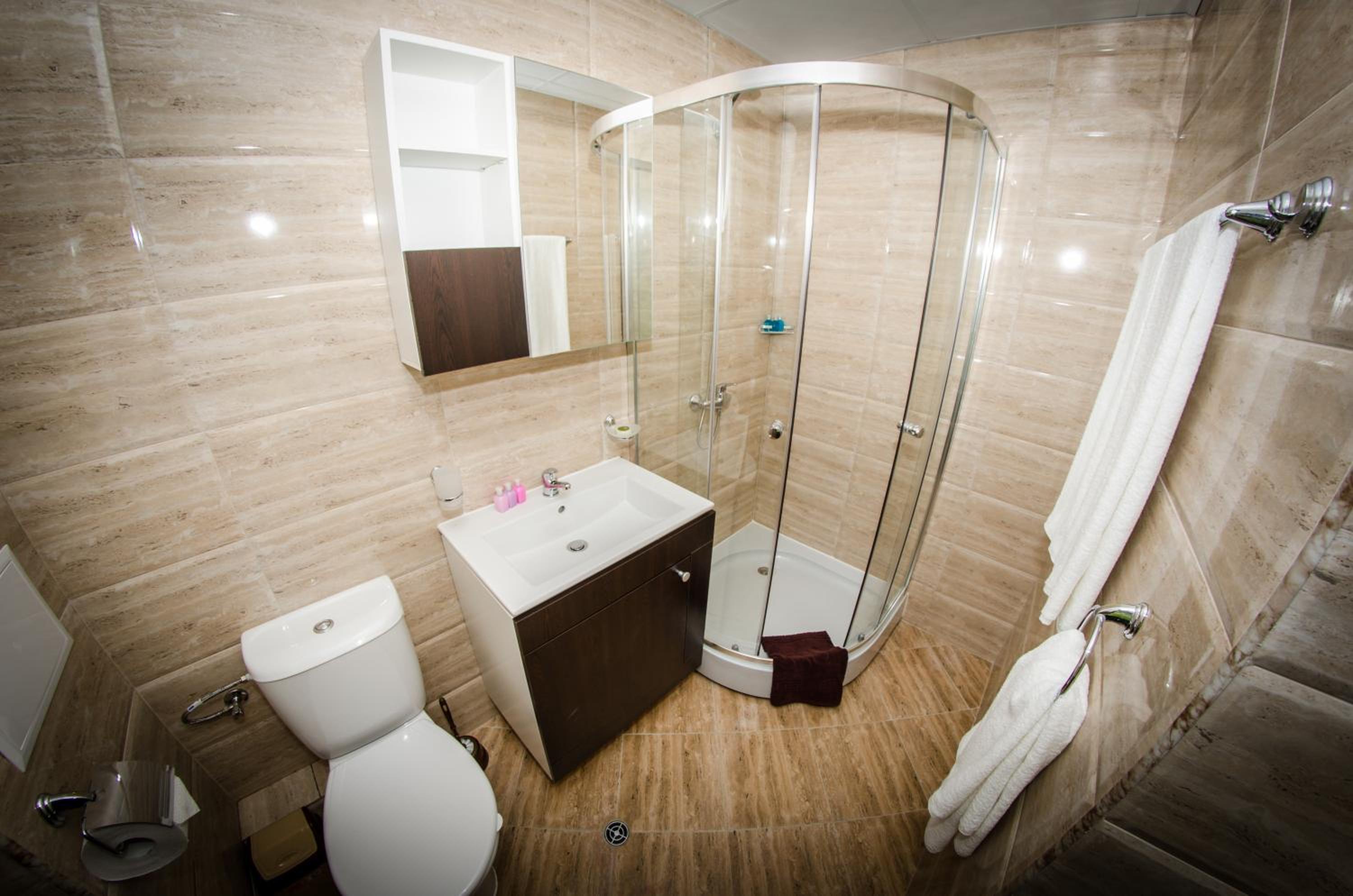 Three-Bedroom Apartment with Balcony photo 3
