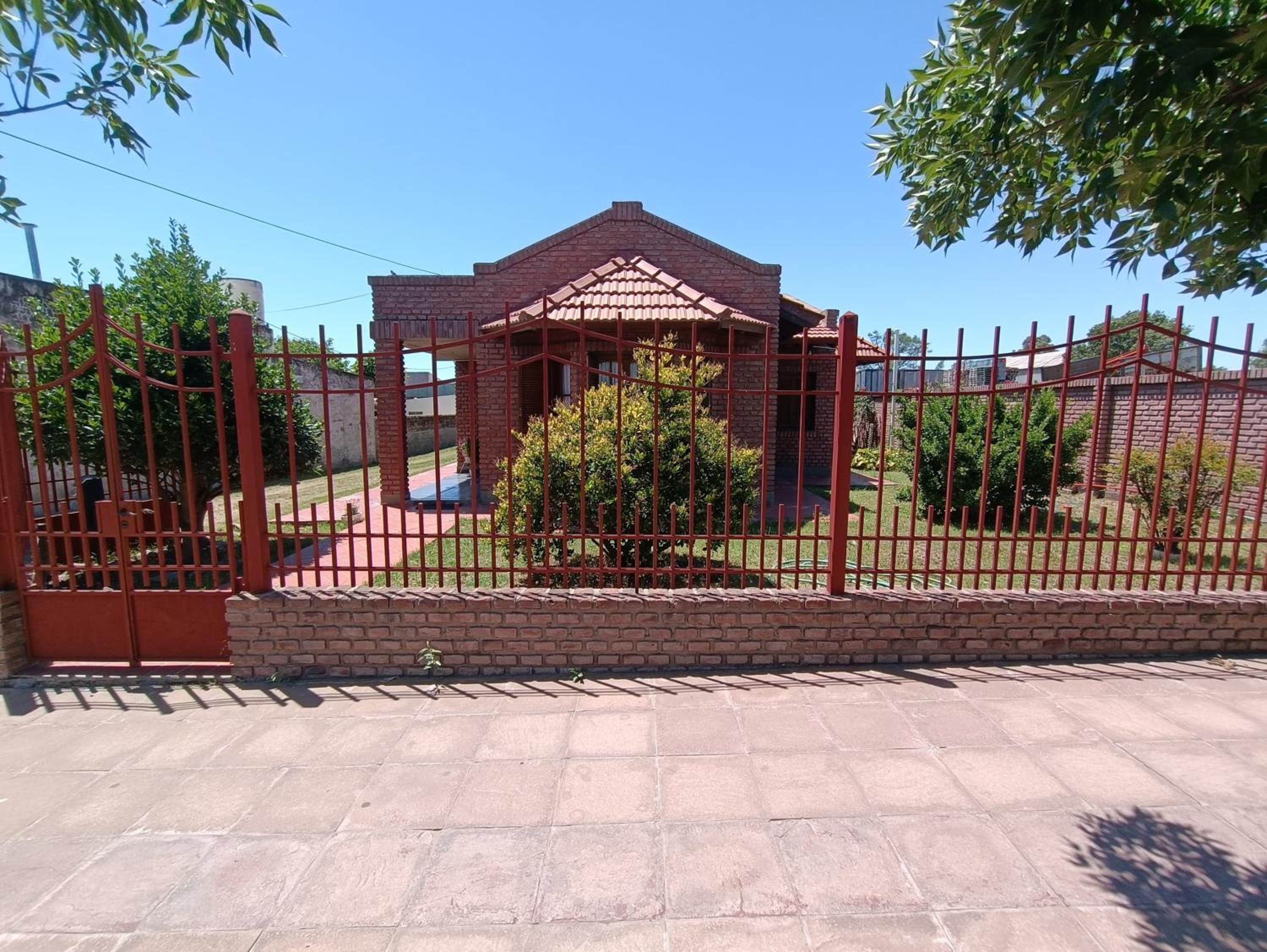 Three-Bedroom House photo 2