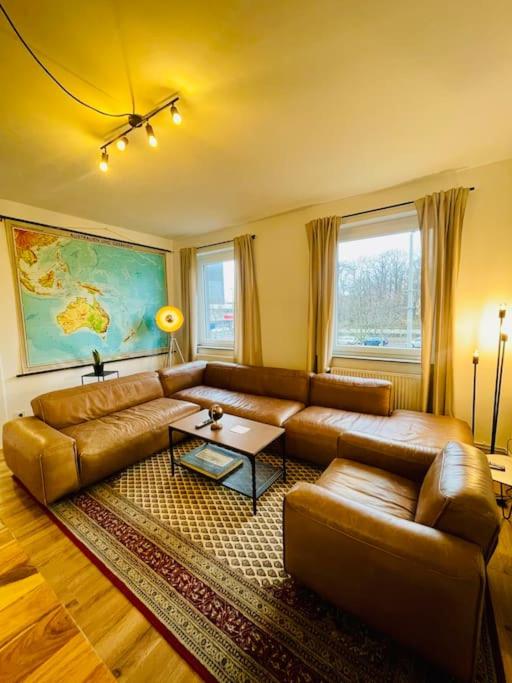 Three-Bedroom Apartment photo 2