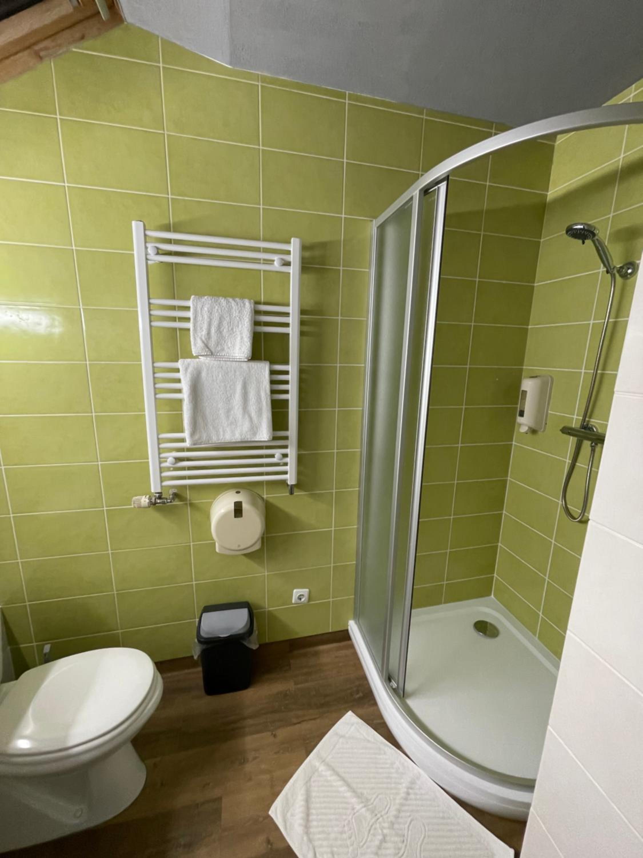 Double Room with Private Bathroom - Photo 7