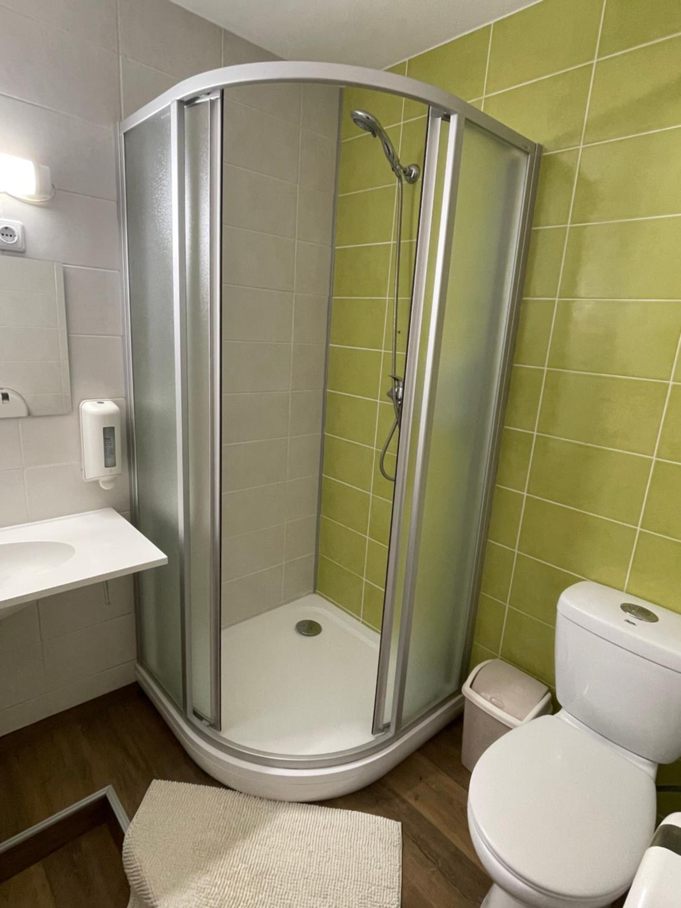 Triple Room with Shower - Photo 6