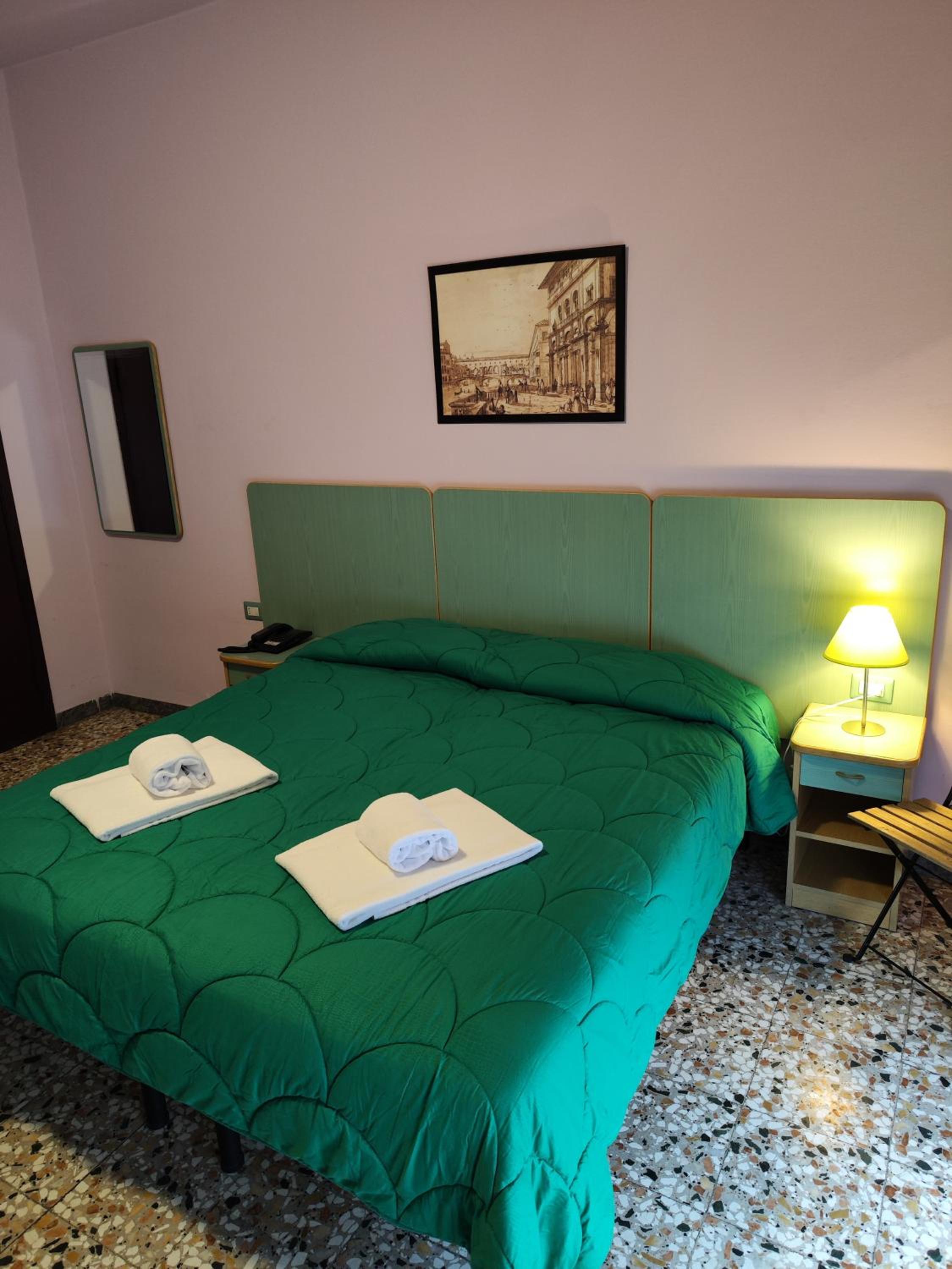 Classic Triple Room - Photo 5