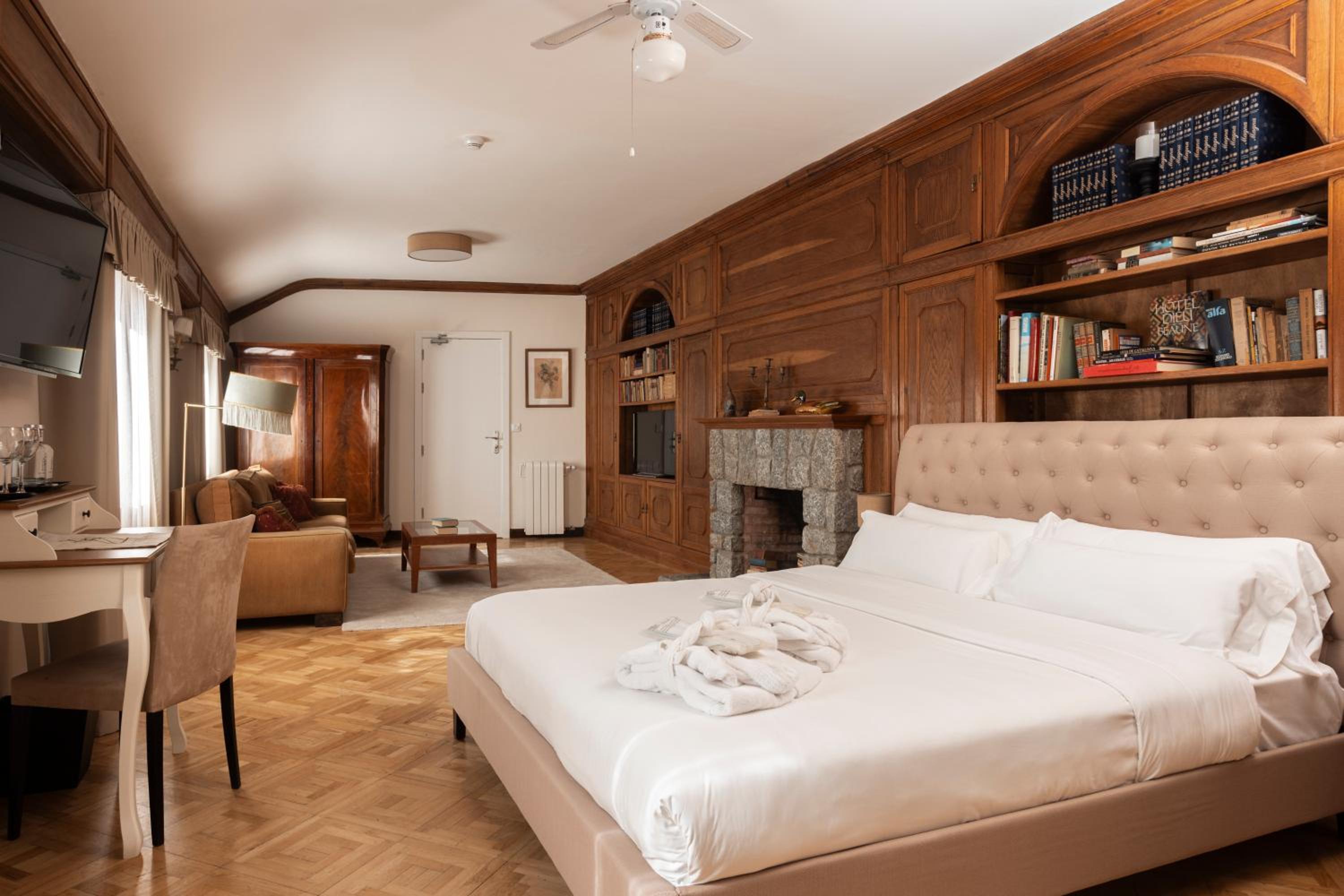 Superior King Suite