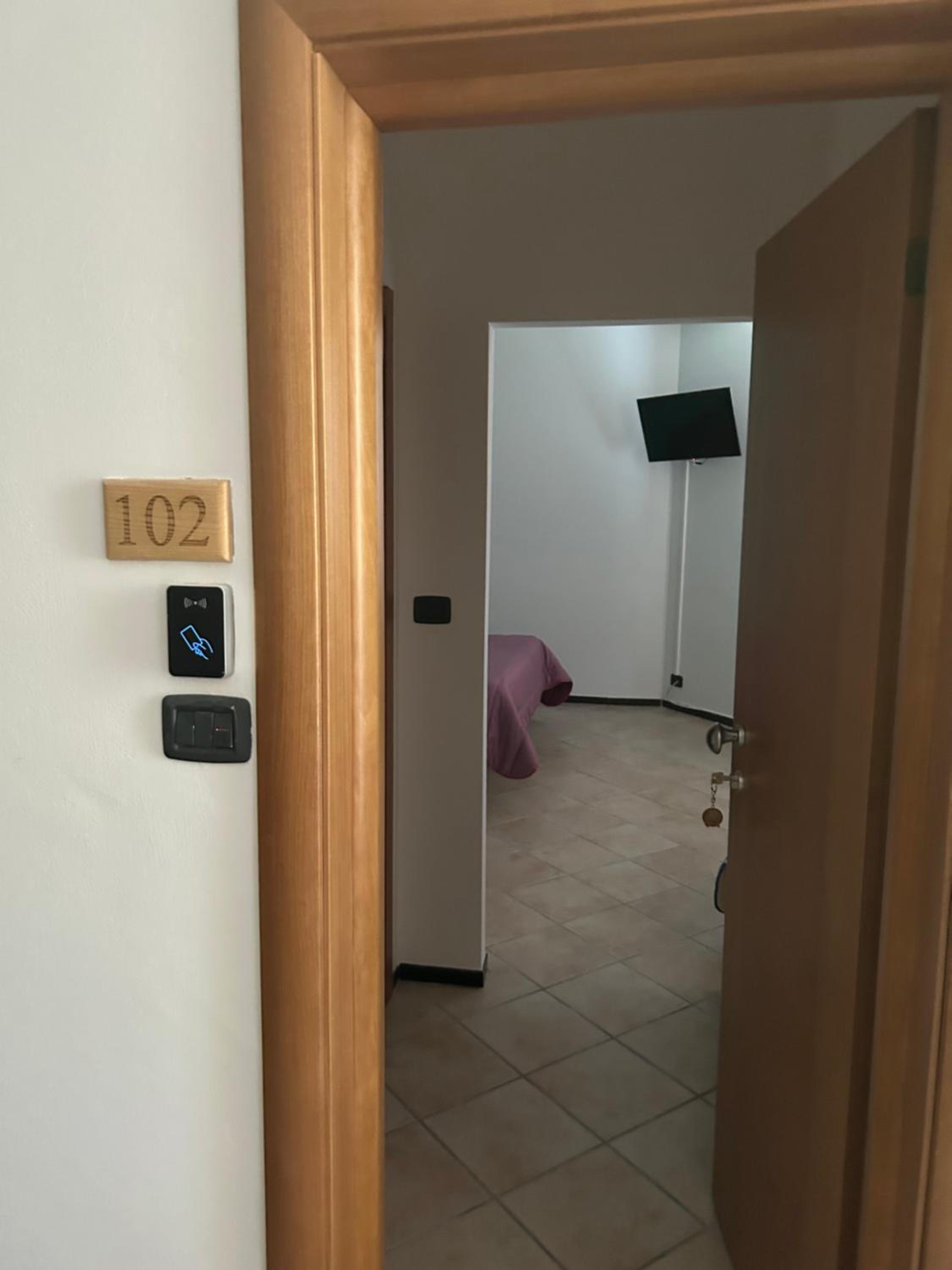Basic Triple Room photo 1