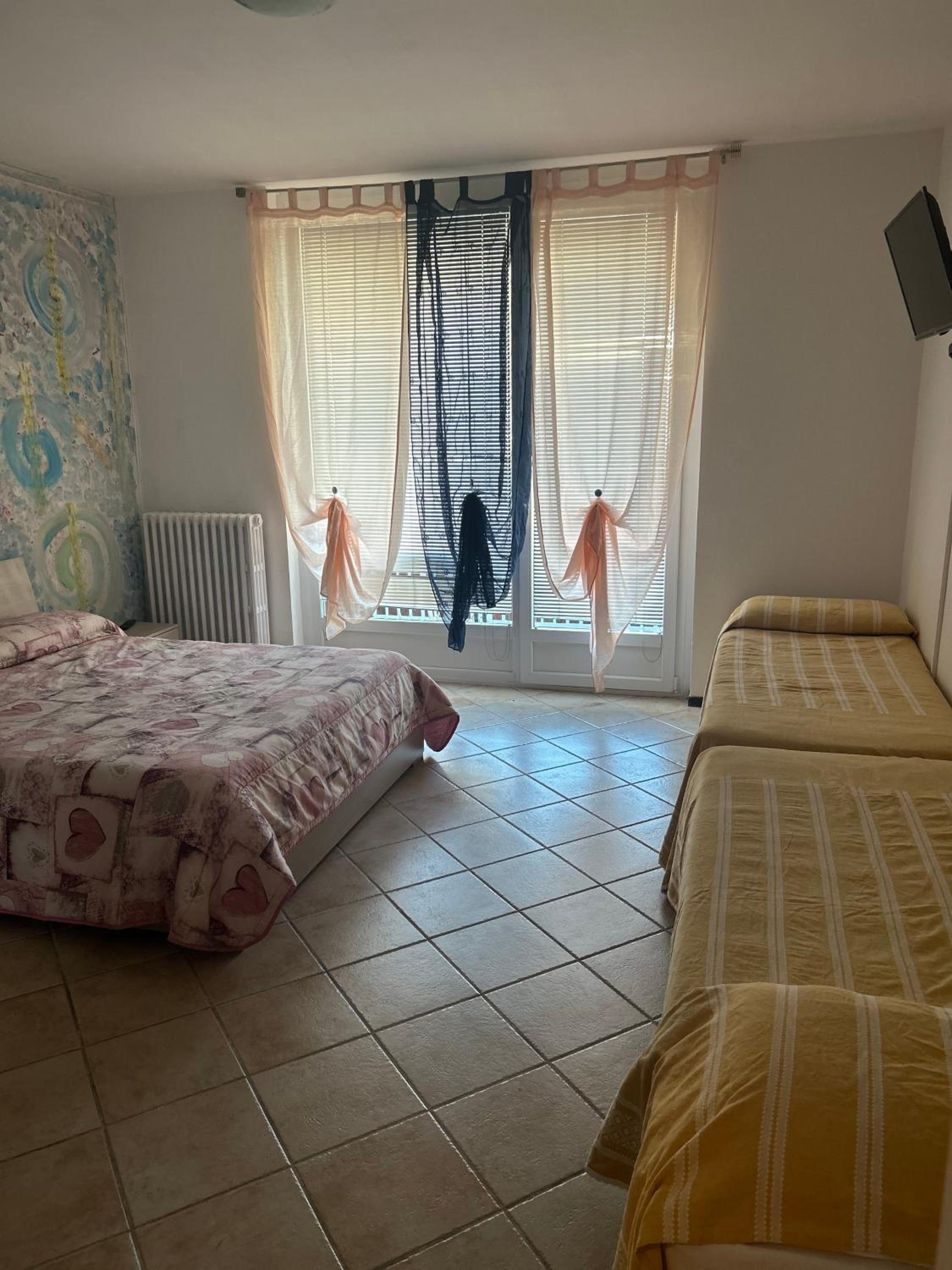 Deluxe Room (2 Adults + 1 Child) photo 3