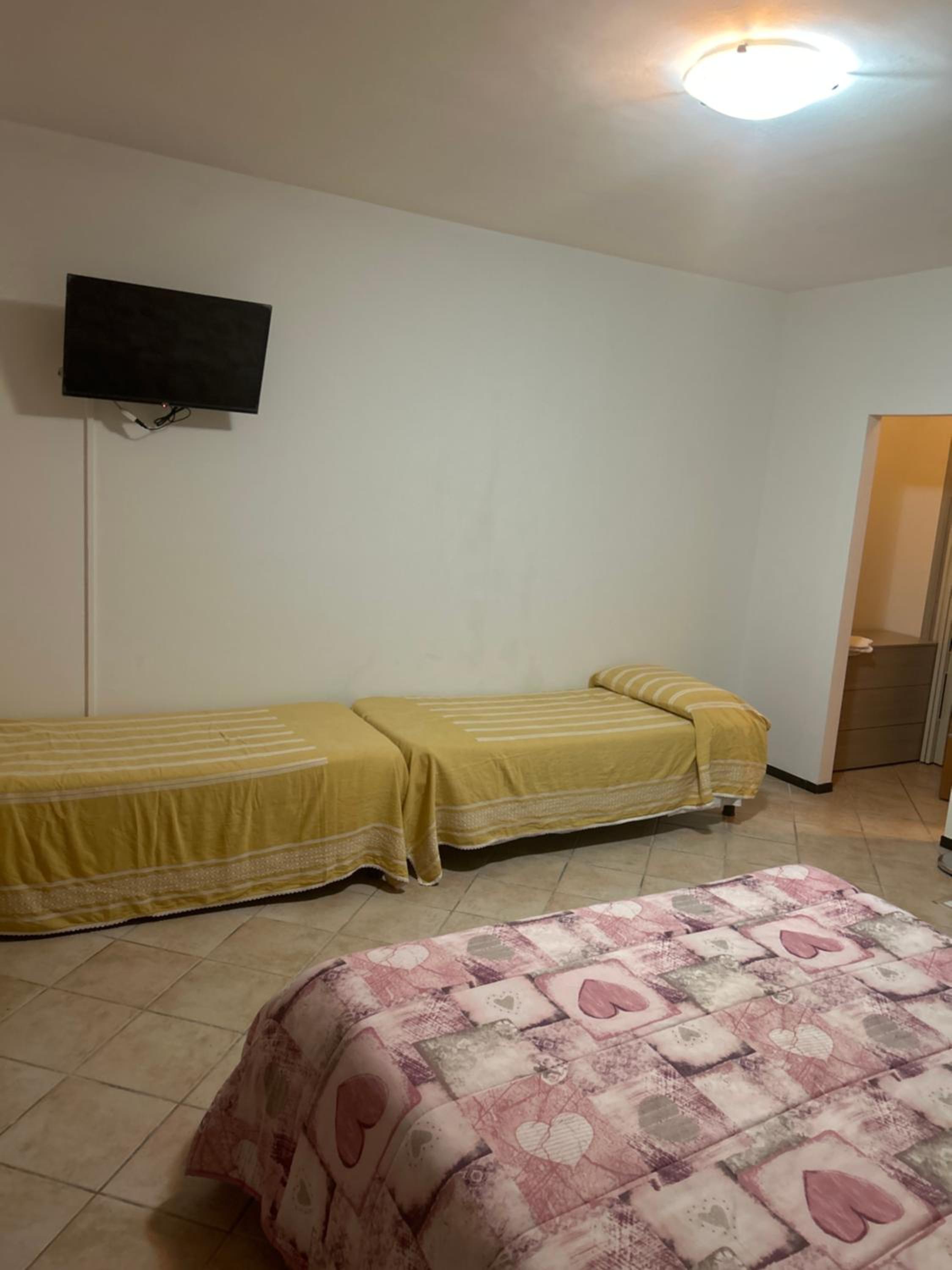 Deluxe Room (2 Adults + 1 Child) photo 2
