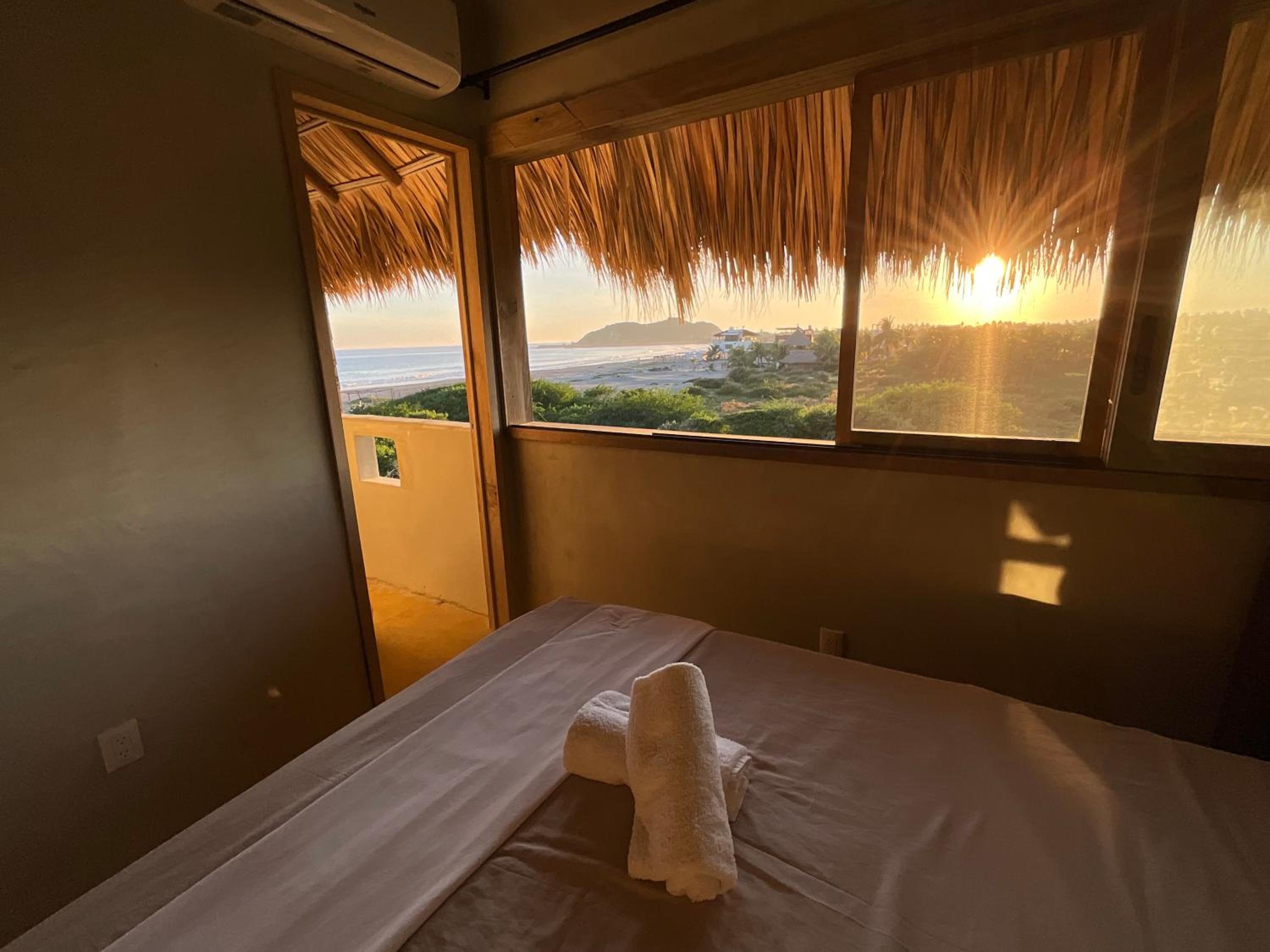 Deluxe Double Room with Side Sea View photo 1
