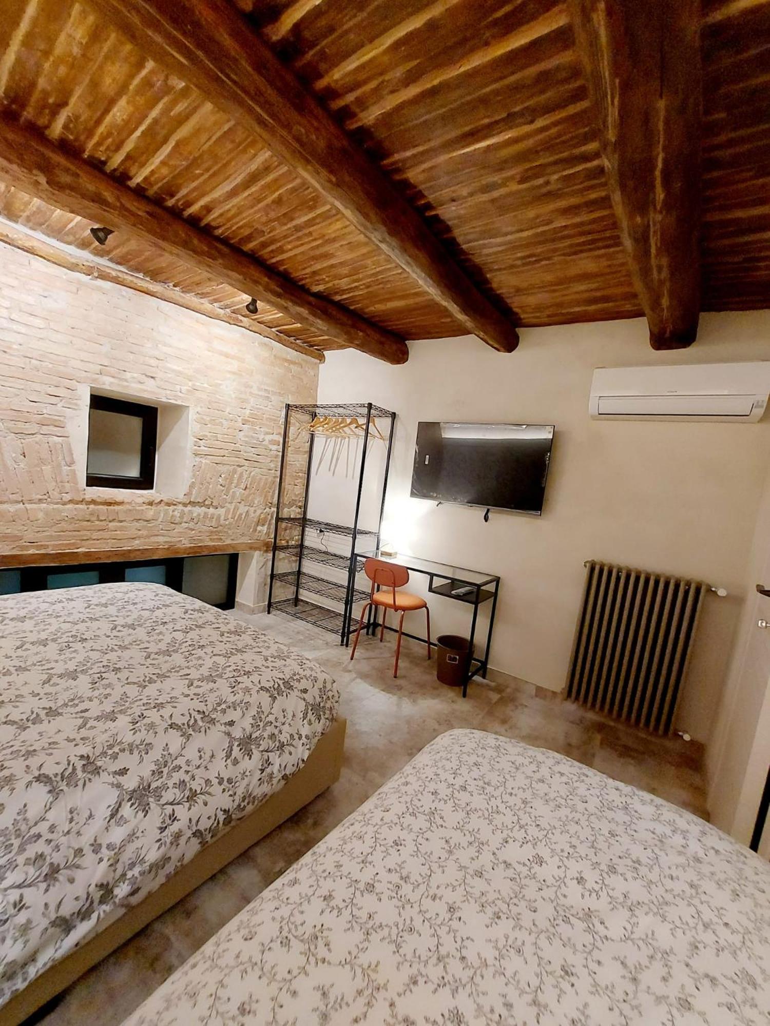 Two-Bedroom Apartment - Split Level photo 3