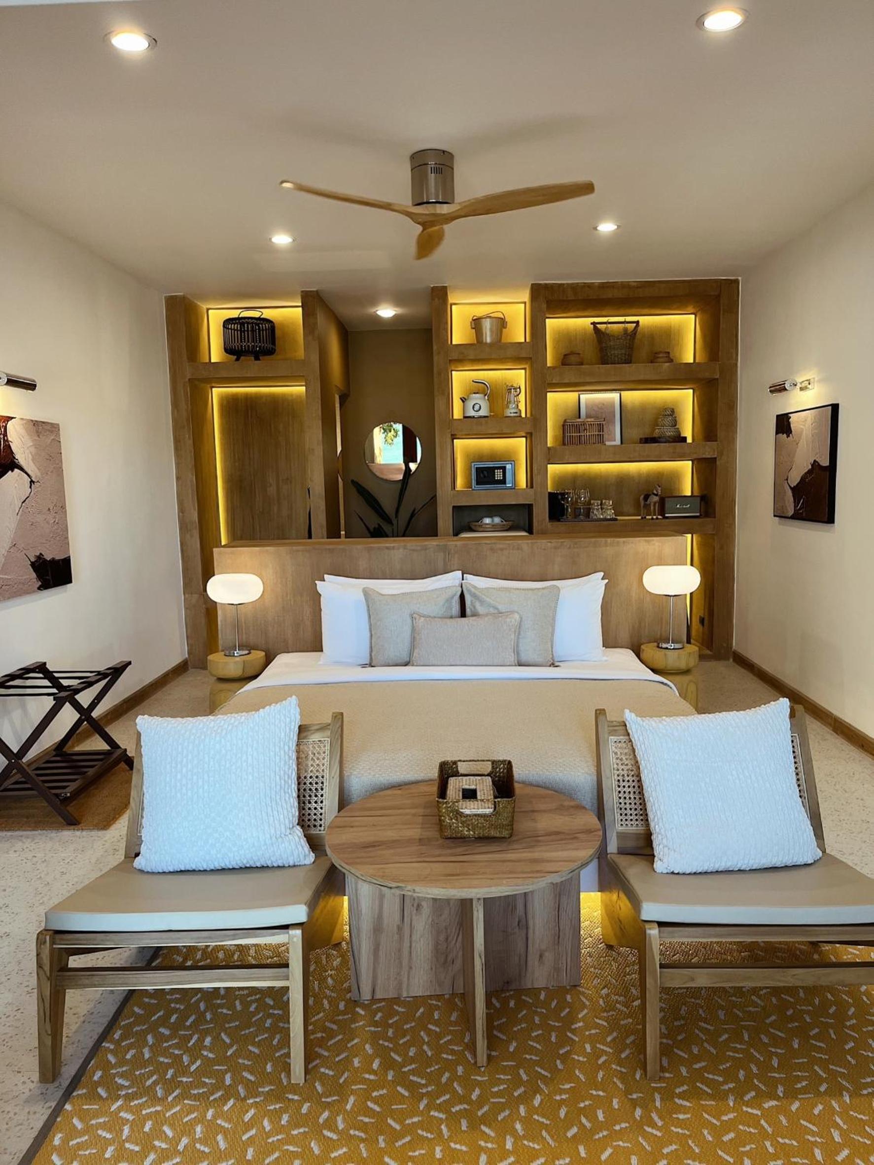 King Room with Sea View - Photo 3