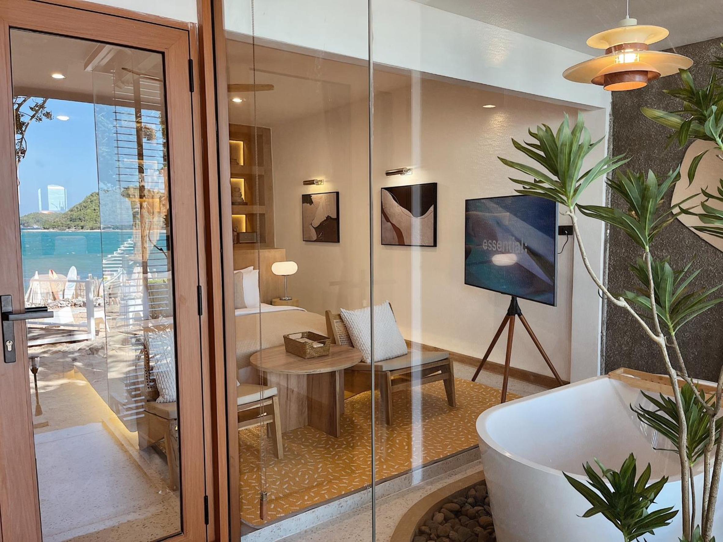 King Room with Sea View - Photo 1