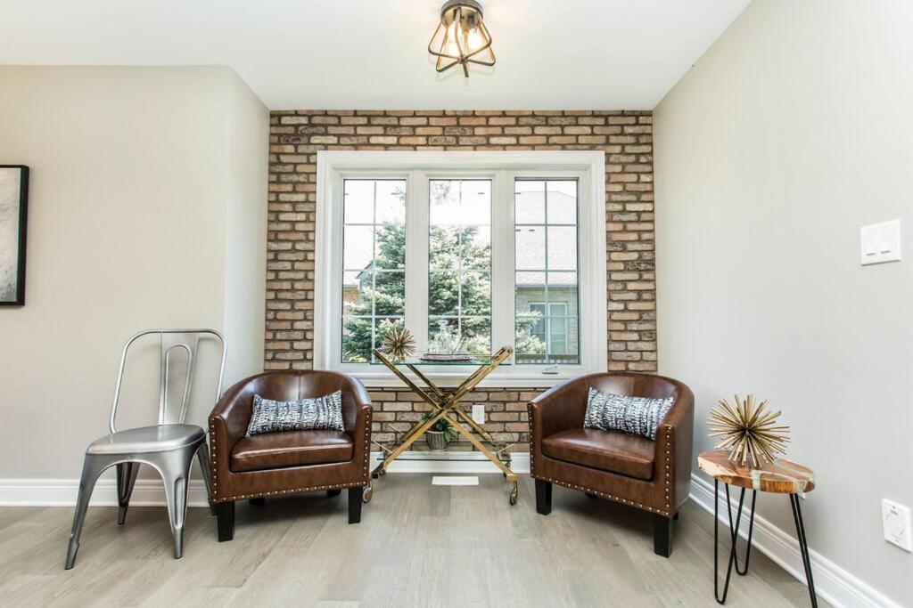 Three-Bedroom House photo 2
