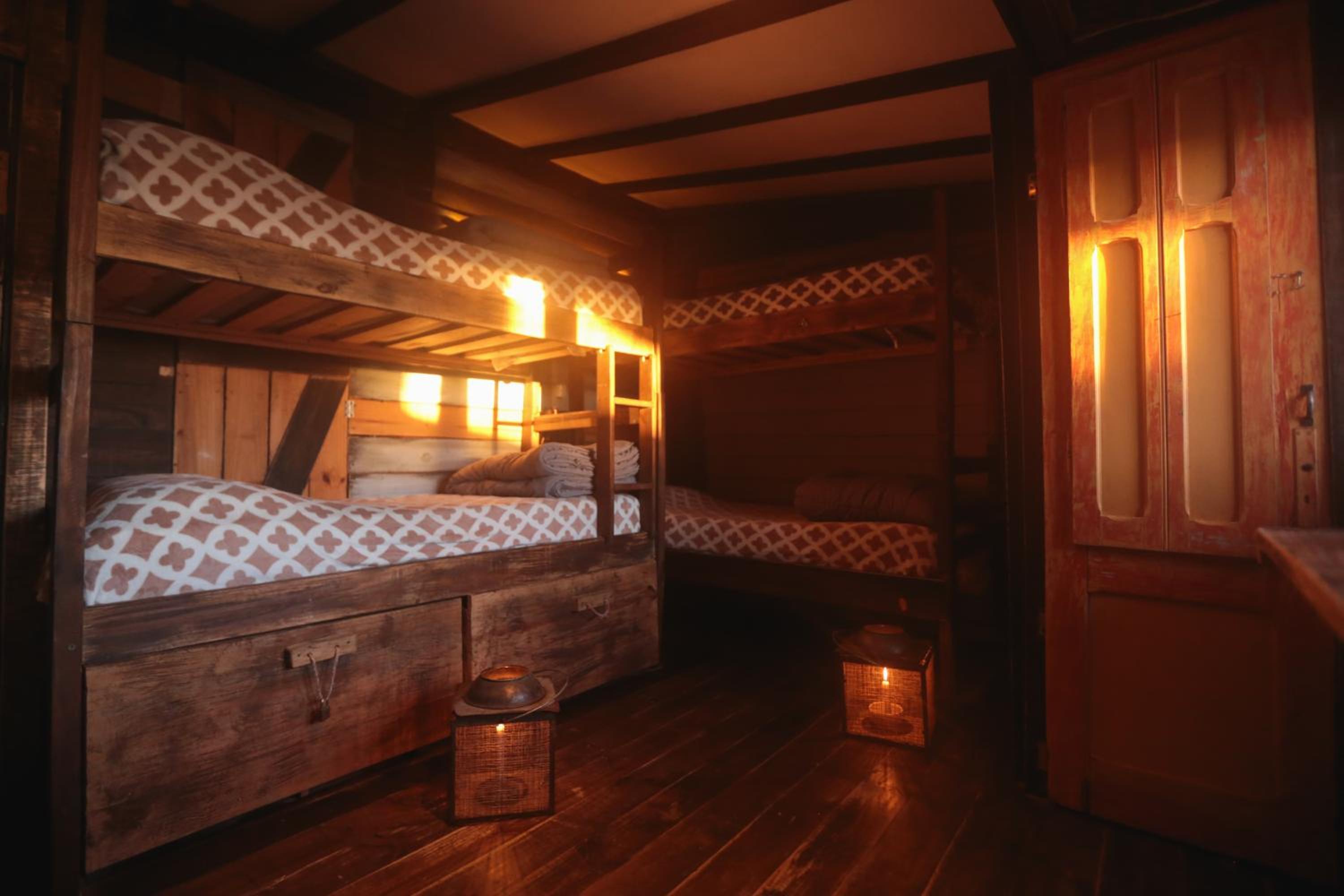 Quadruple Room with Private Bathroom photo 1