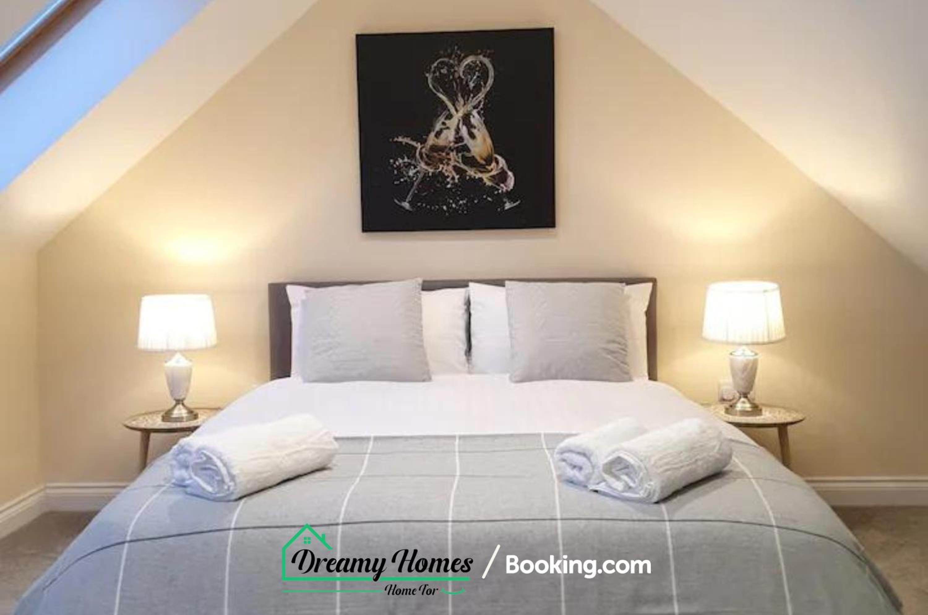 Three-Bedroom House photo 2