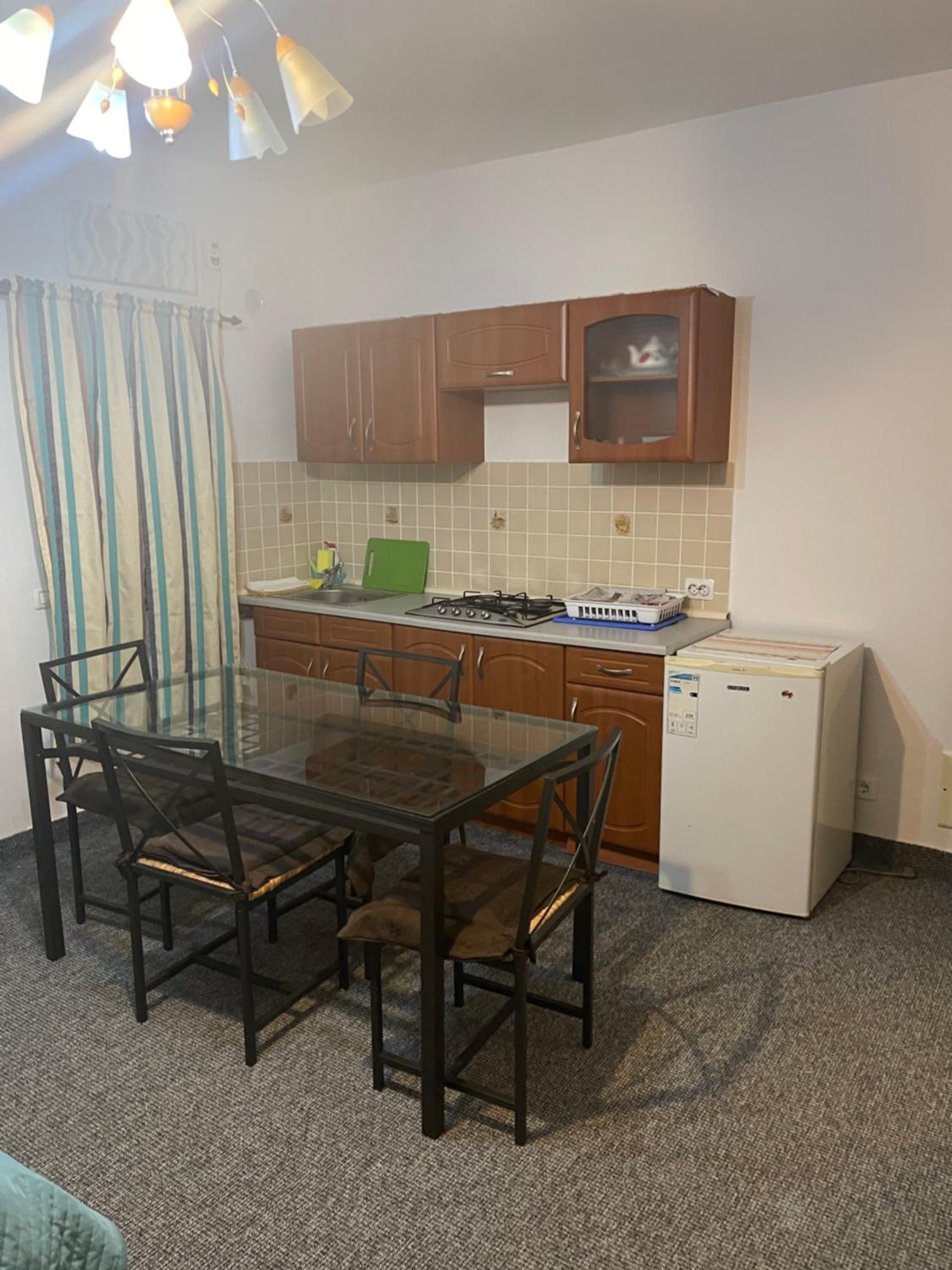 One-Bedroom Apartment - Photo 4
