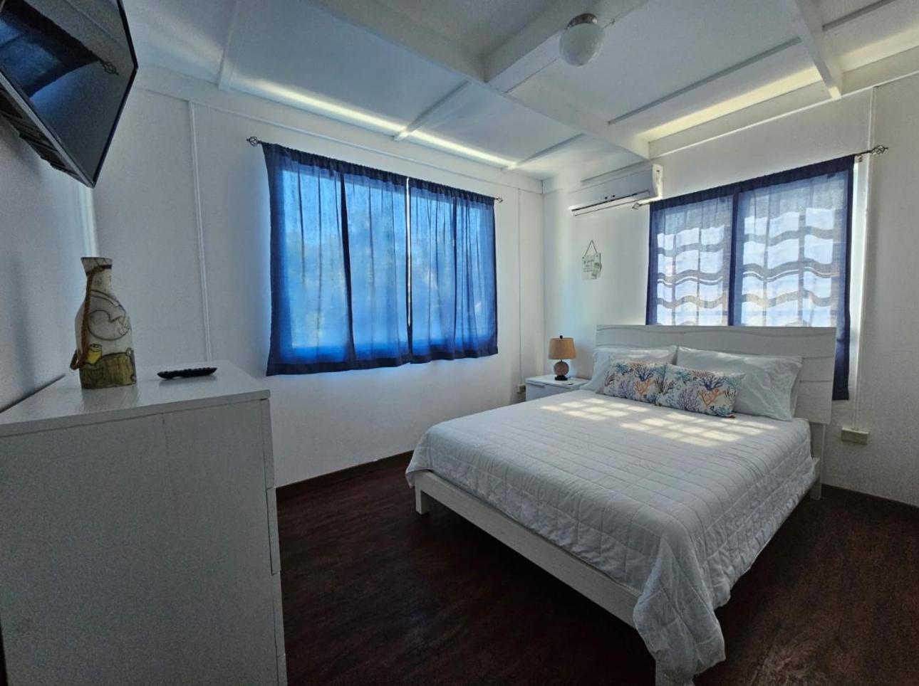 Queen & Sofa Bed Apt (2nd Floor) photo 3