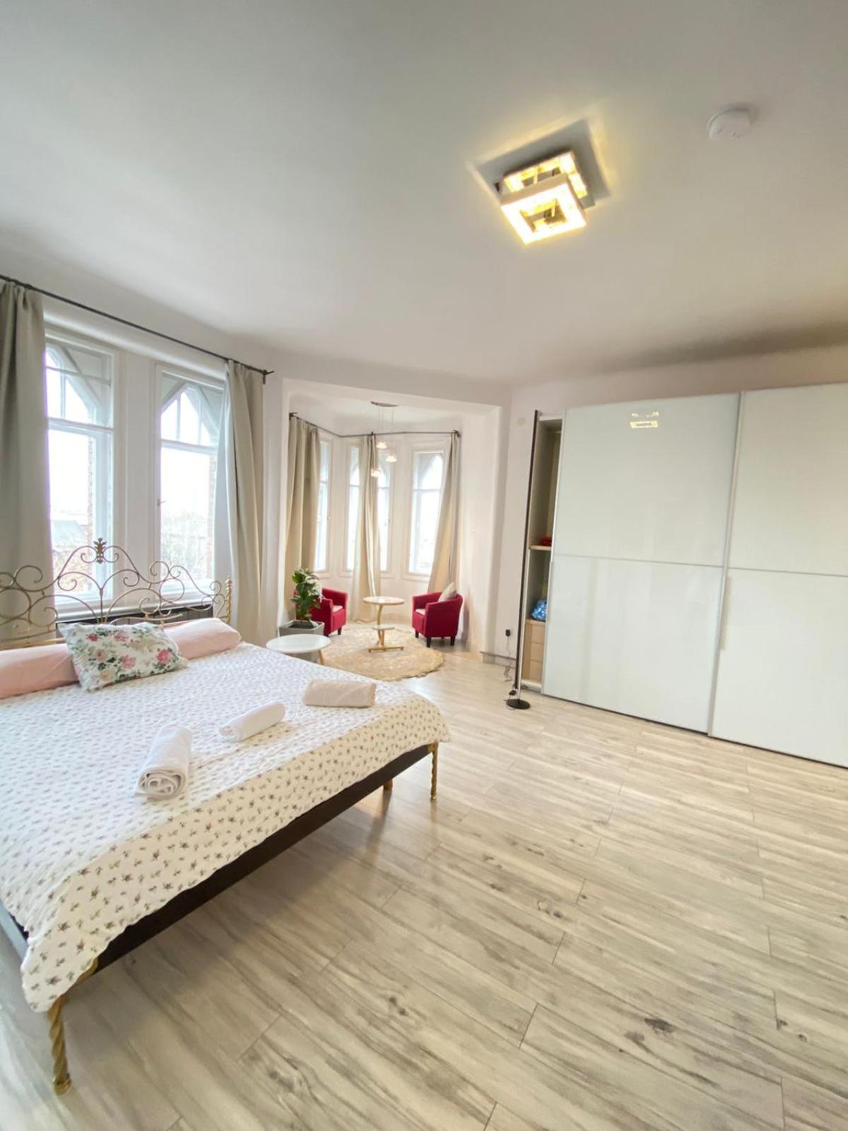 Two-Bedroom Apartment - Photo 17