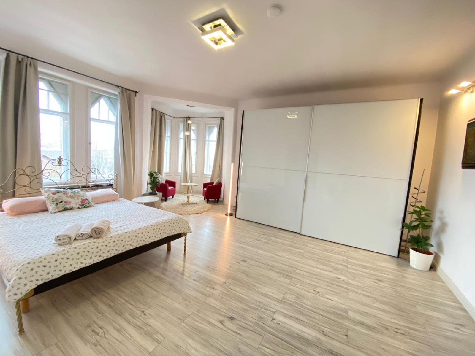 Two-Bedroom Apartment - Photo 18
