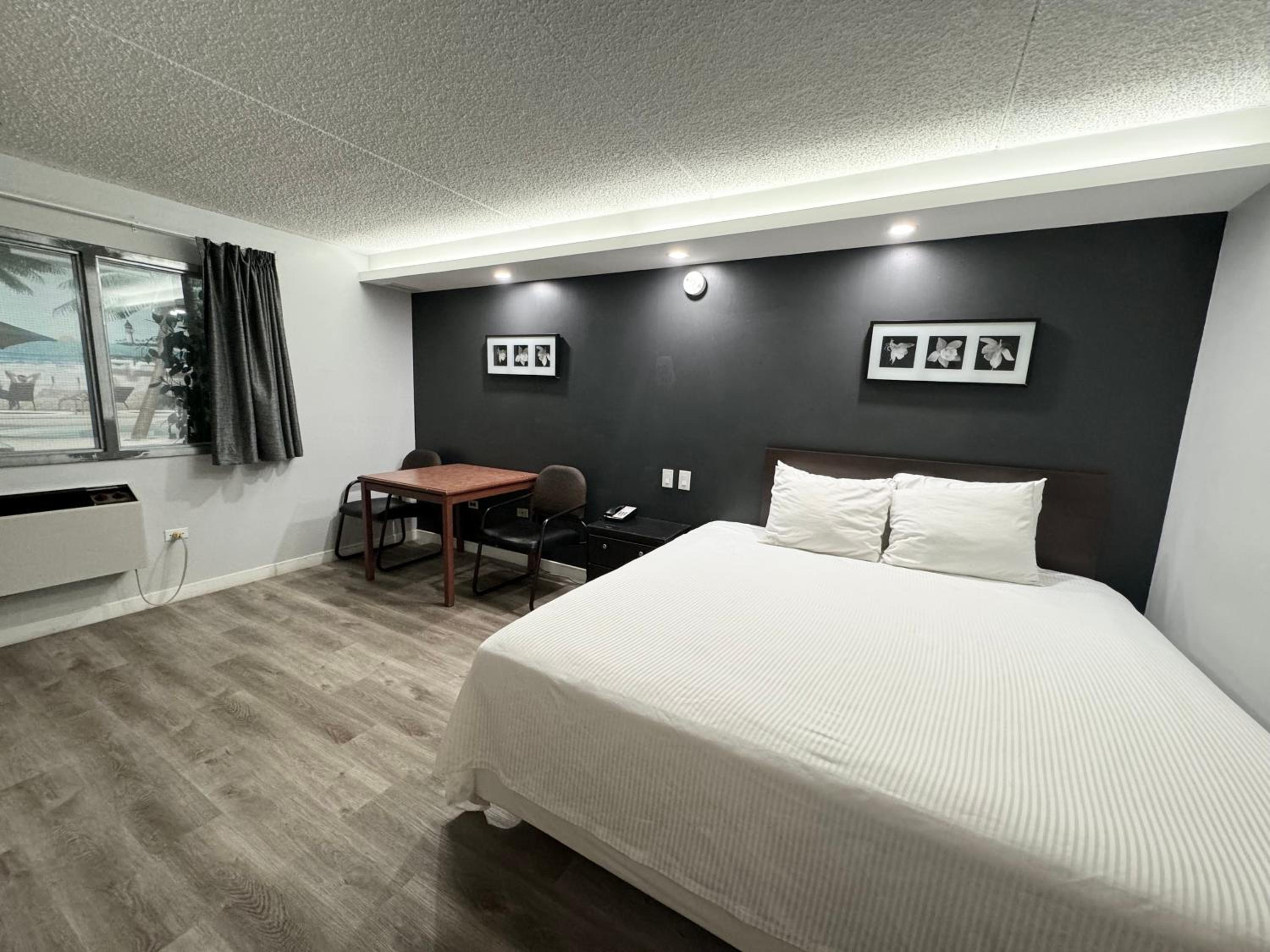 King Room - Non-Smoking