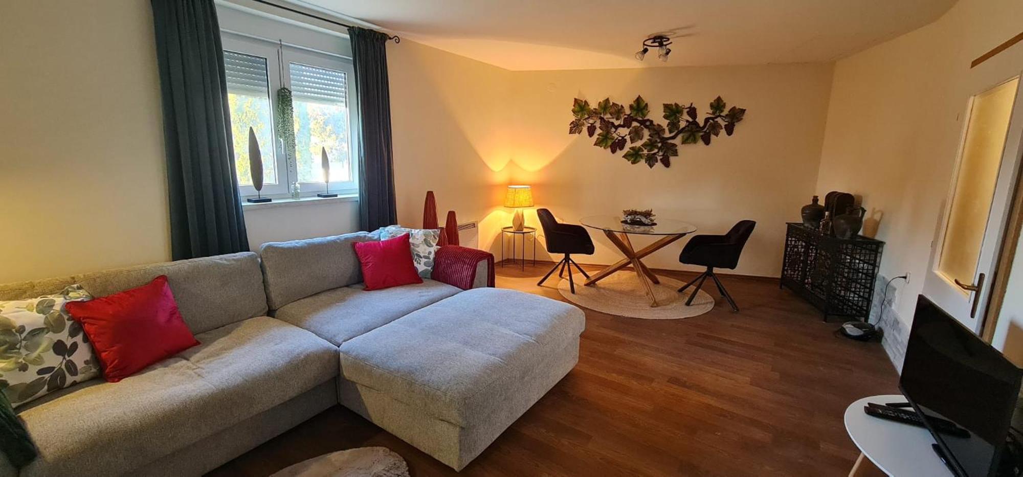 One-Bedroom House photo 1