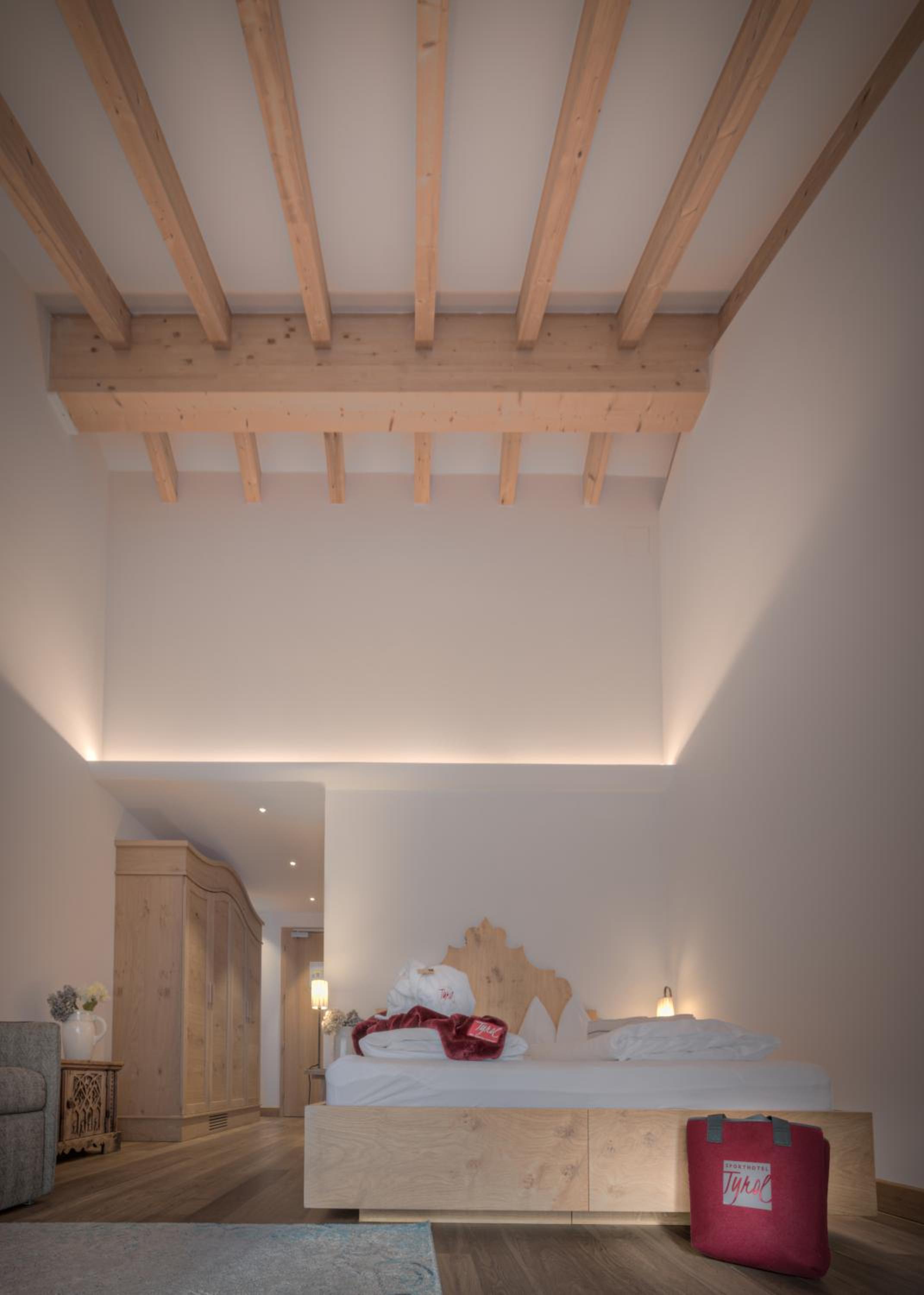 Deluxe Room - Photo 5