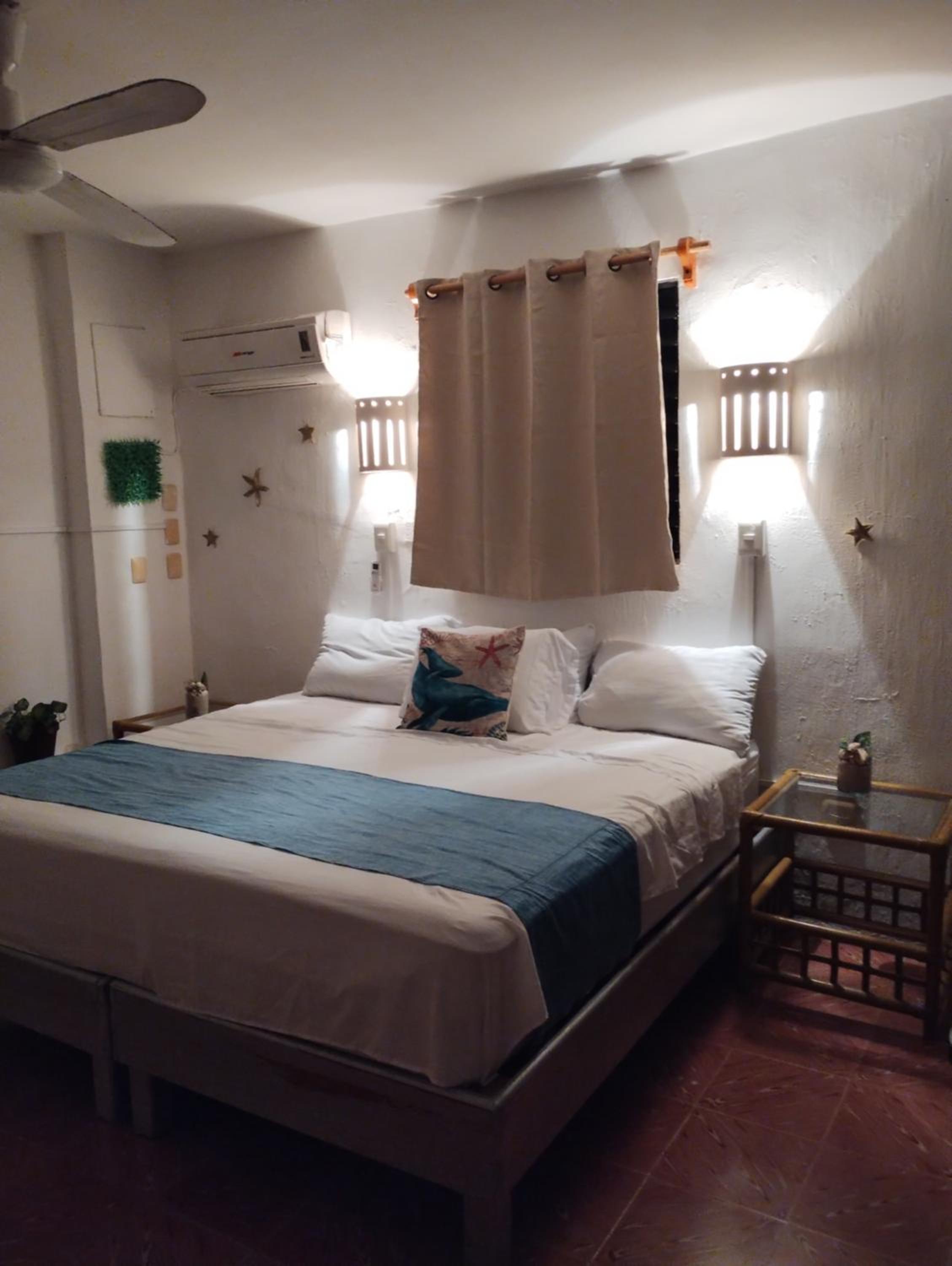 One-Bedroom Apartment - Photo 1
