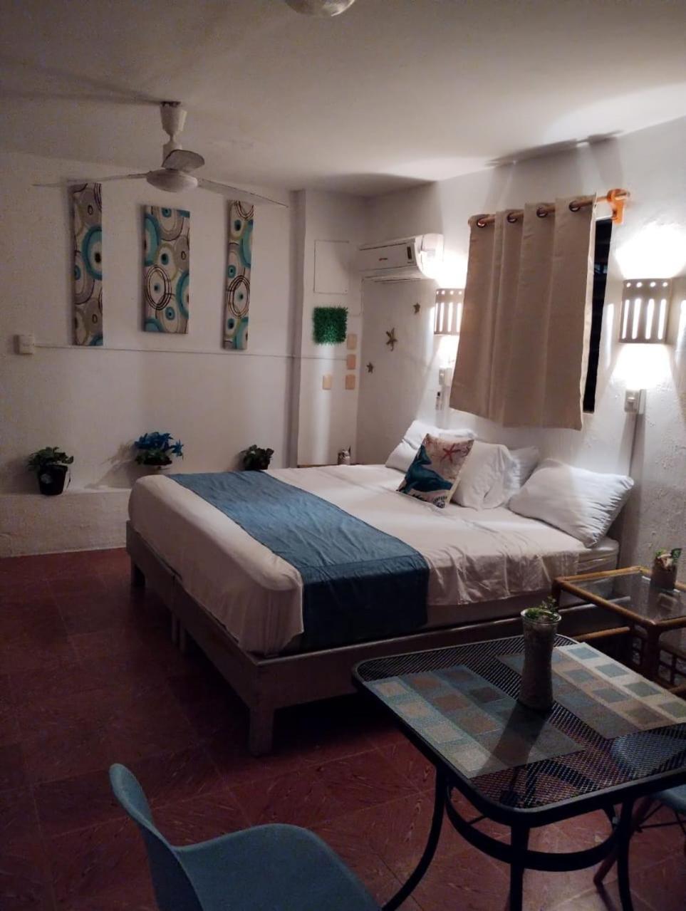One-Bedroom Apartment - Photo 3