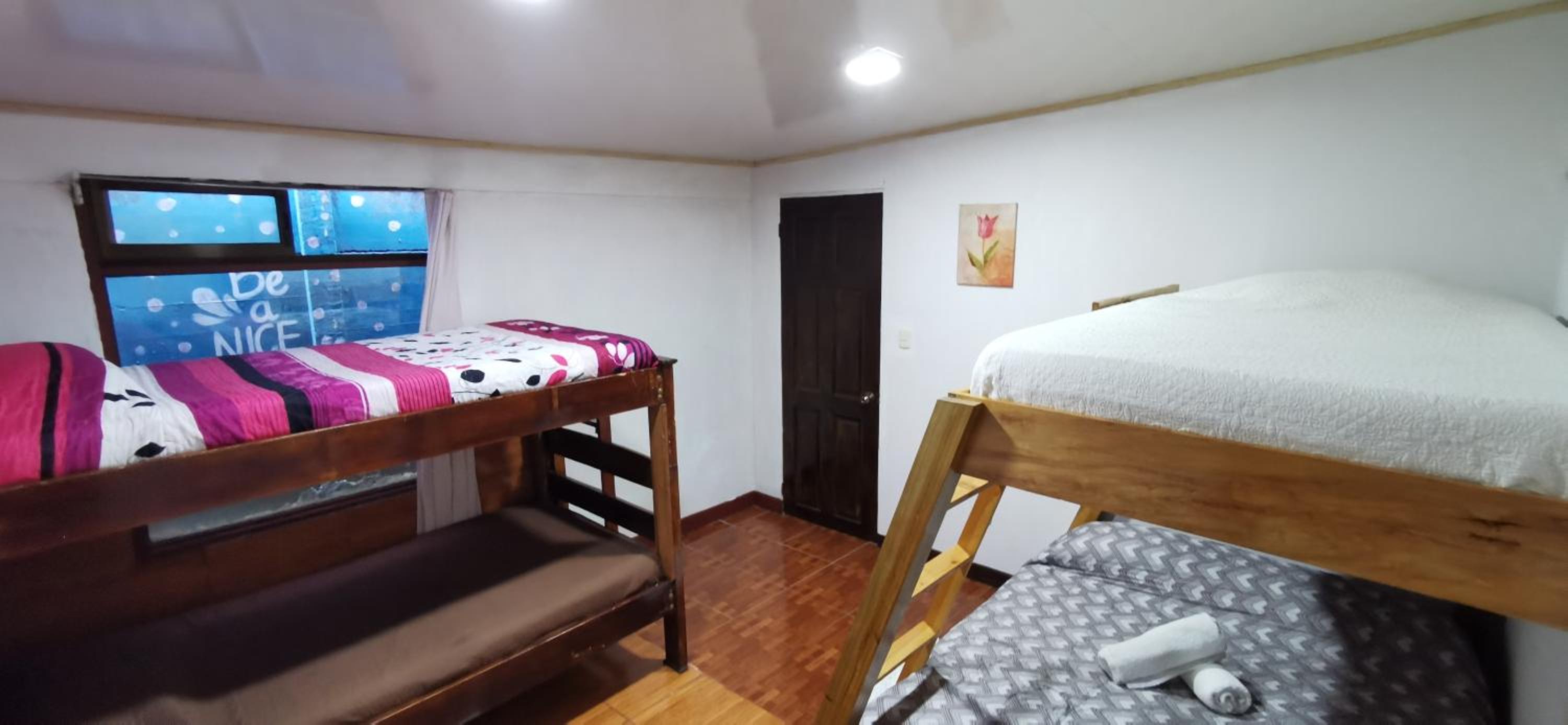 Quadruple Room with Shared Bathroom photo 2