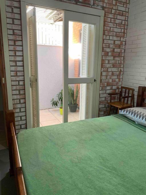Five-Bedroom House photo 2