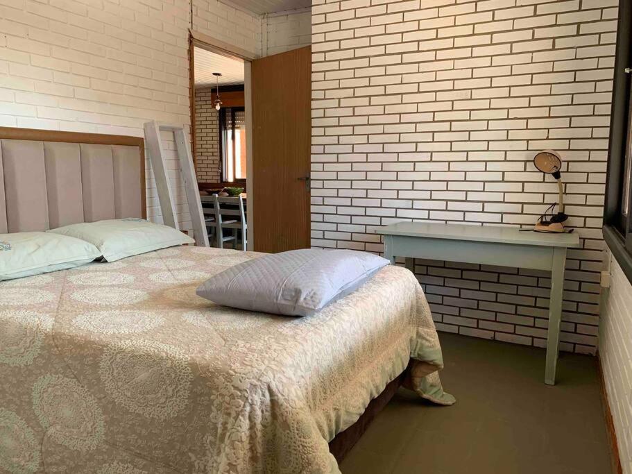 Five-Bedroom House photo 3