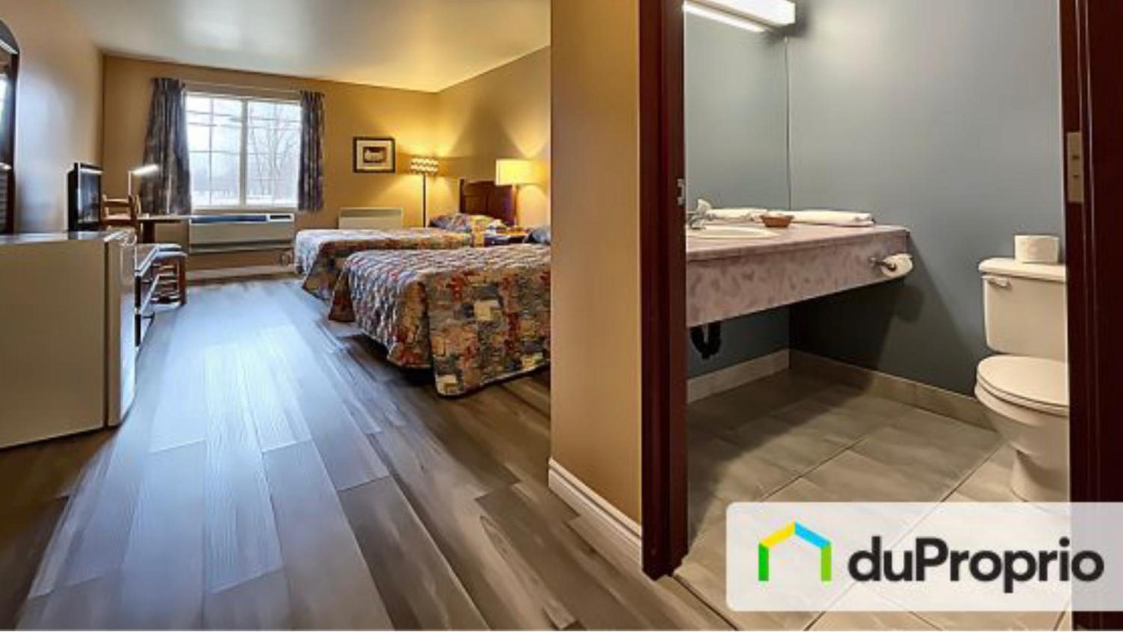 Double Room with Two Double Beds photo 2