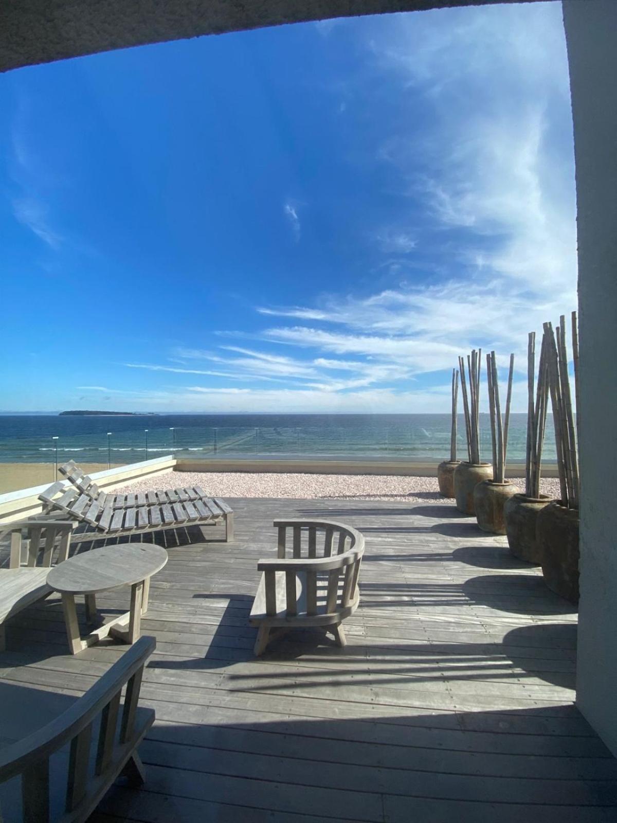 Deluxe Suite with Sea View photo 2